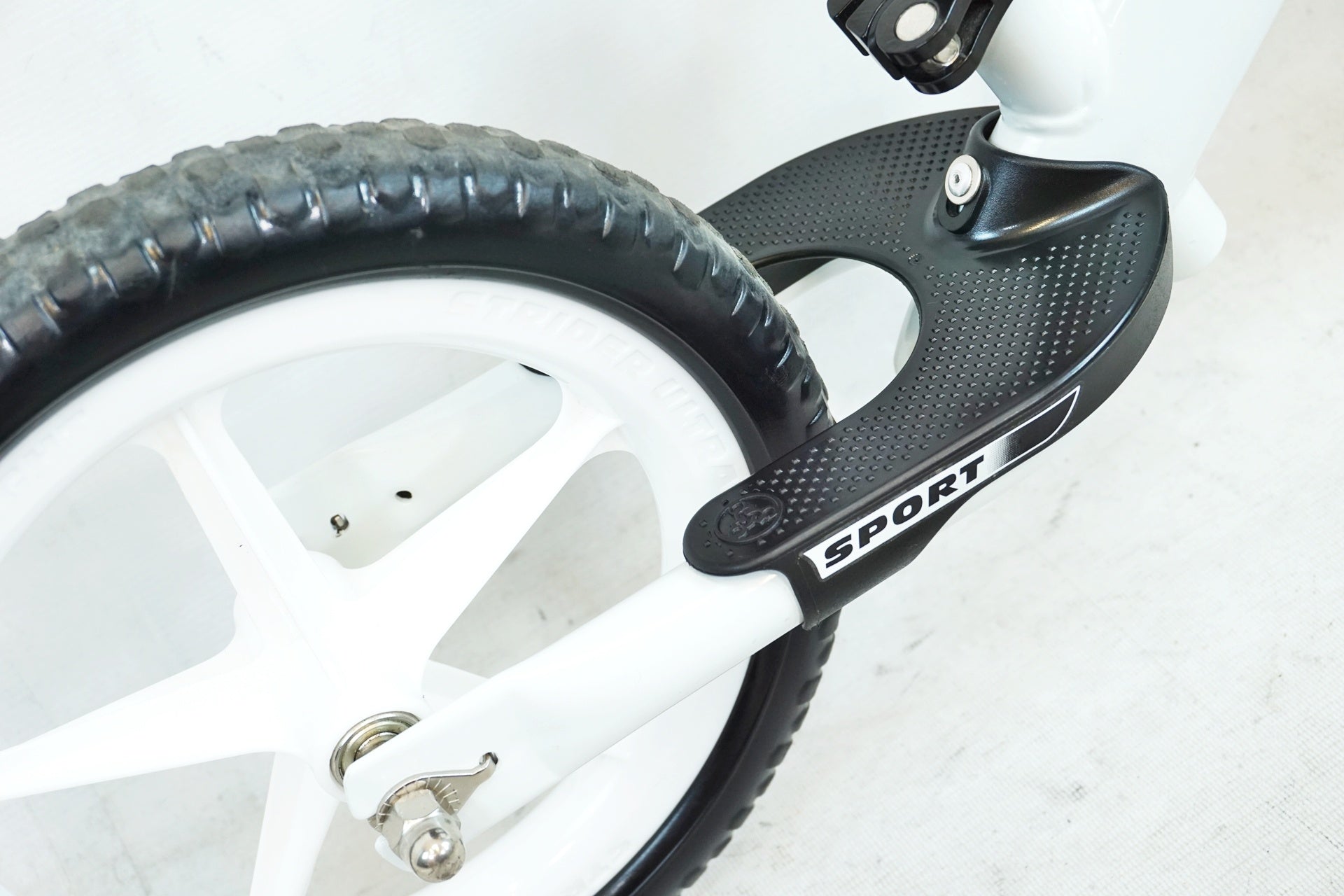 STRIDER 「ストライダー」 SPORT12 2022年モデル キックバイク / 有明