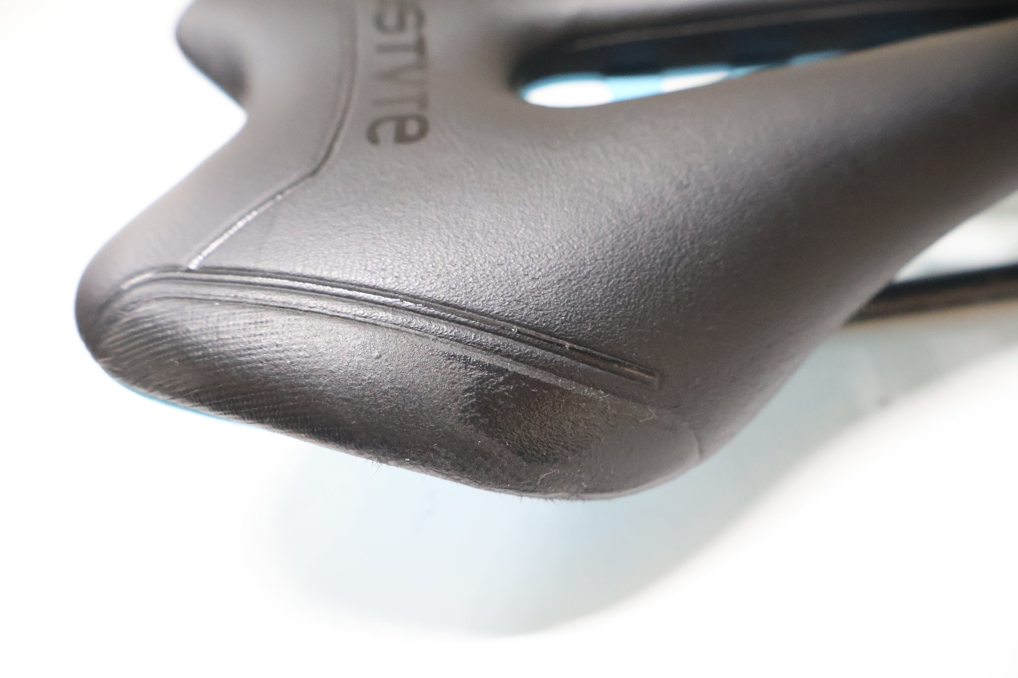 ASTVTE 「アスチュート」 SKYLINE VT サドル / 高知店