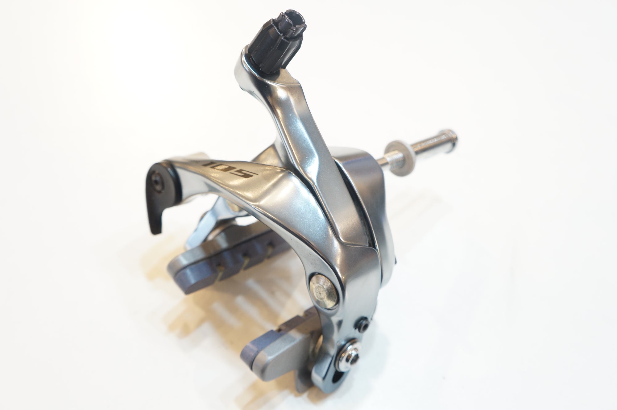 Shimano 105 キャリパーブレーキ BR-R7000 パッド付き SHIMANO 「シマノ」 105 BR-R7000 キャリパーブレーキセット