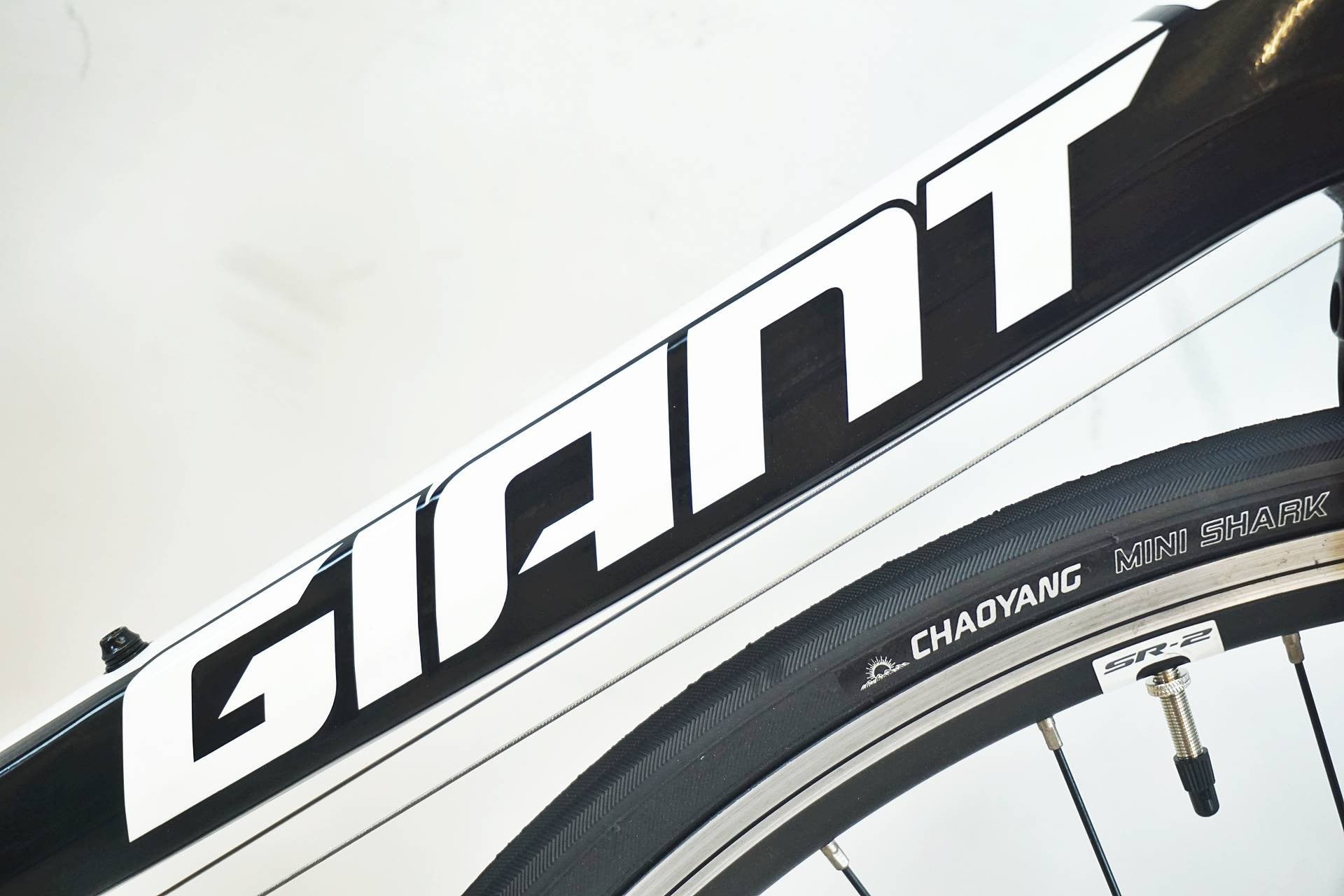 GIANT 「ジャイアント」 DEFY4 2015年モデル ロードバイク / 有明ガーデン店