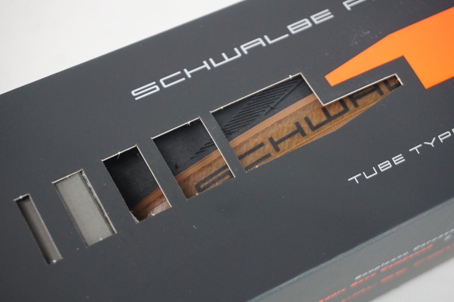 SCHWALBE 「シュワルベ」 PRO ONE TUBE TYPE 25C タイヤ セット / 阪急