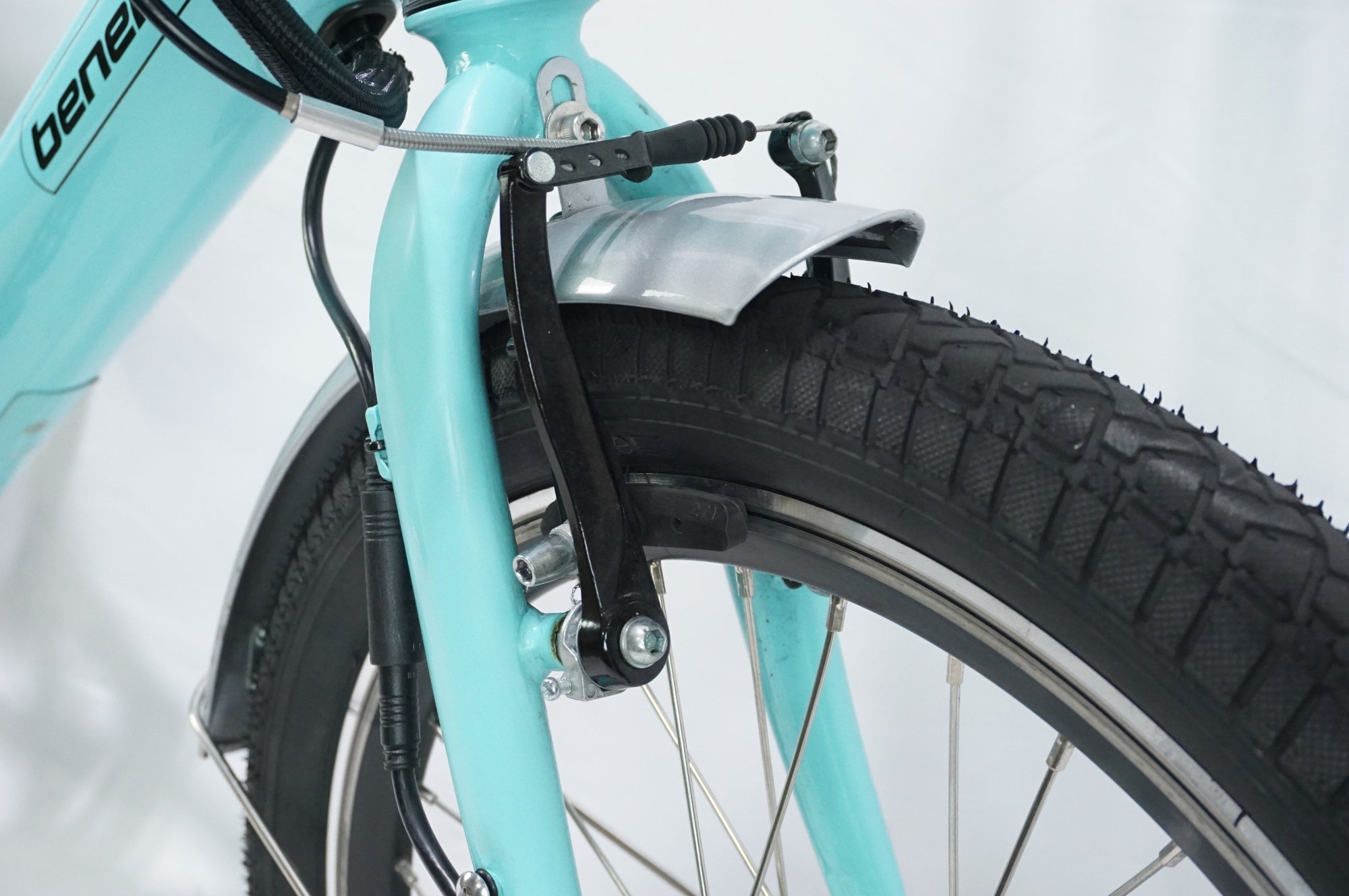 BENELLI 「ベネリ」 MINI LOOP 20+ 2022年モデル 電動アシスト自転車 / 中目黒店