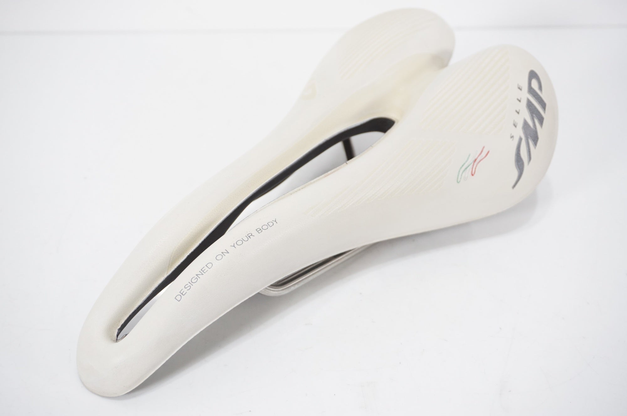 SELLE SMP 「セラエスエムピー」 HYBRID サドル / AKIBA店
