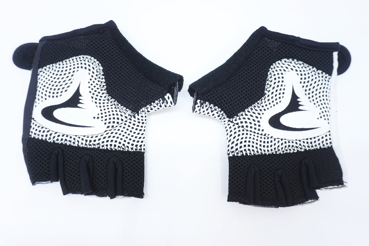 ブランド不明 Mサイズ グローブ / 大阪美原北インター店