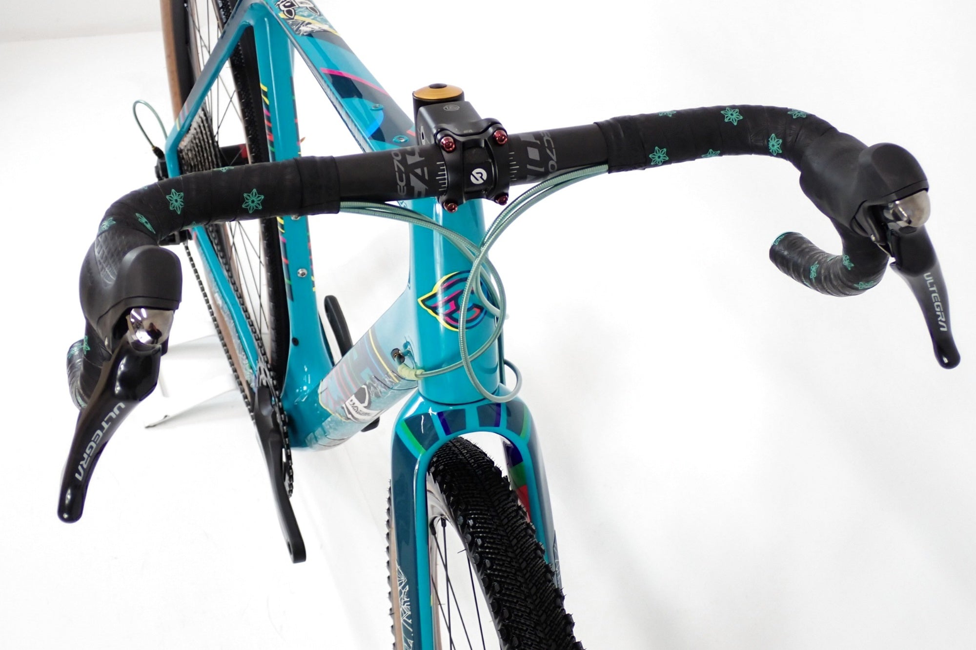 【Rio 】チネリロードバイク CINELLI ( チネリ ) ロードバイク VELTRIX DISC105MIX ブルーバーンズ