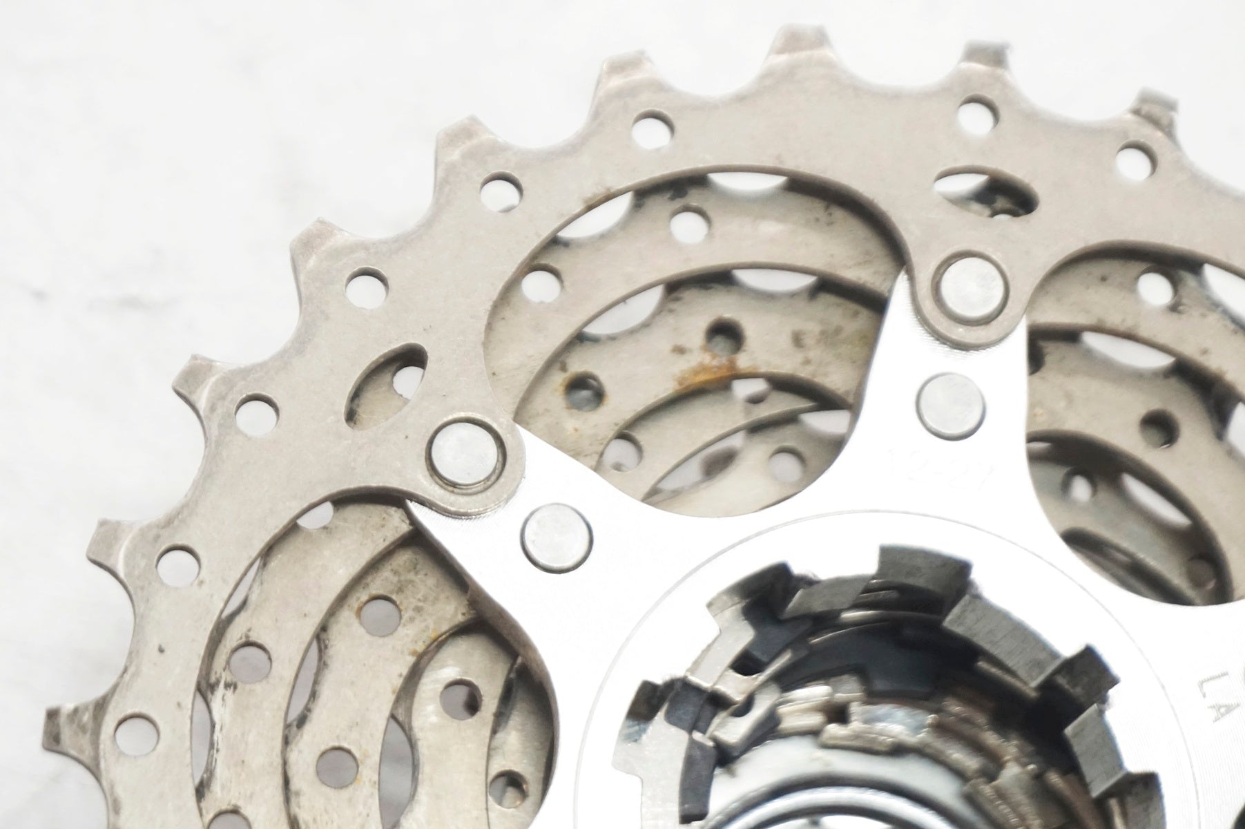 SHIMANO 「シマノ」 105 CS-5700 10S 12-27T スプロケット