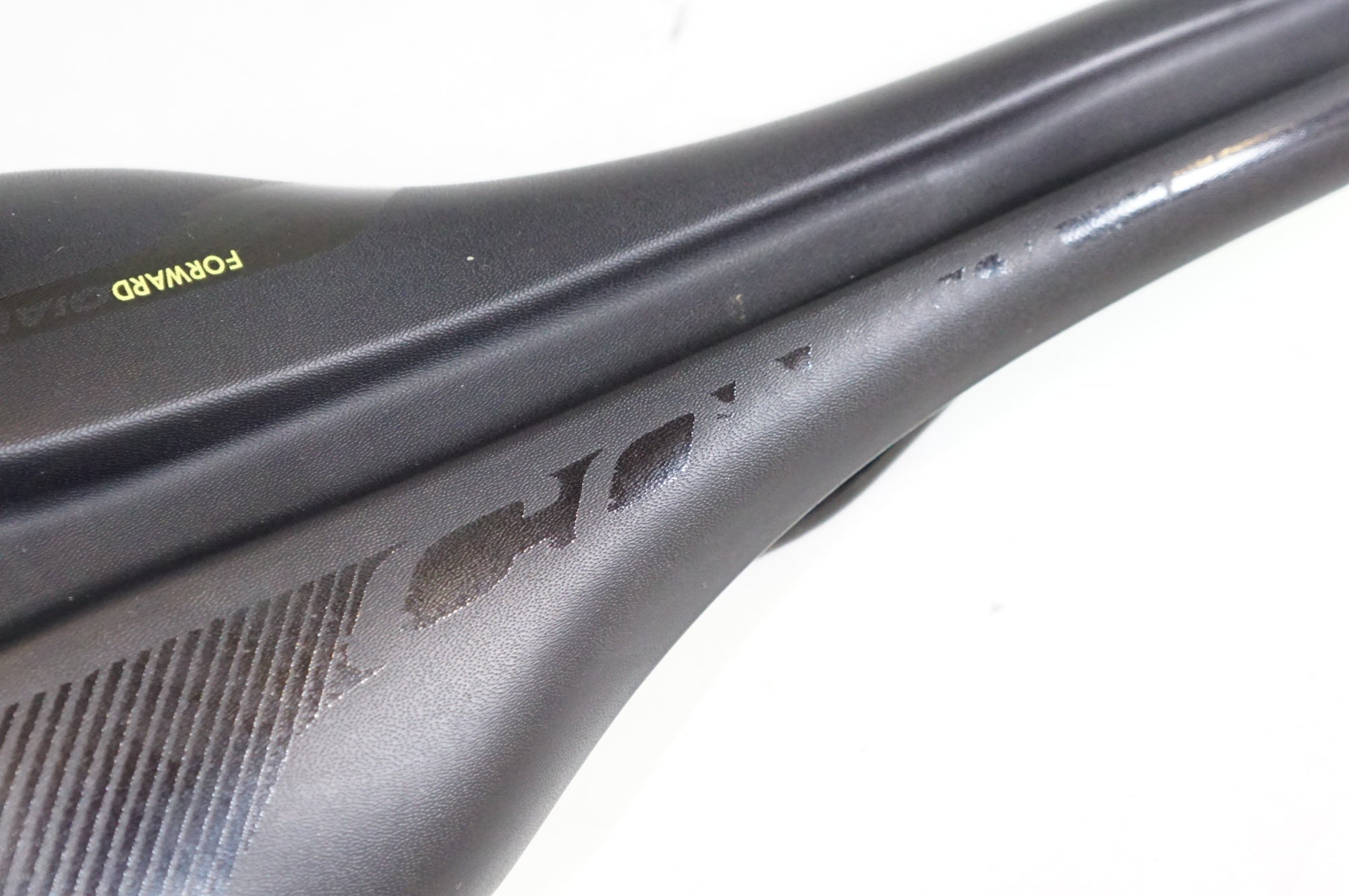 GIANT 「ジャイアント」 CONTACT FORWARD サドル / 熊谷本店