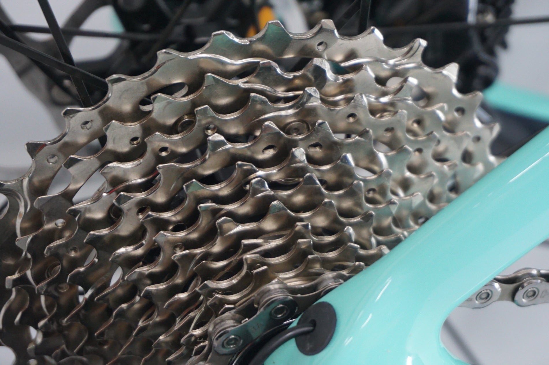 BIANCHI 「ビアンキ」 OLTRE COMP 105 Di2 2024年モデル ロードバイク / 阪急塚口店