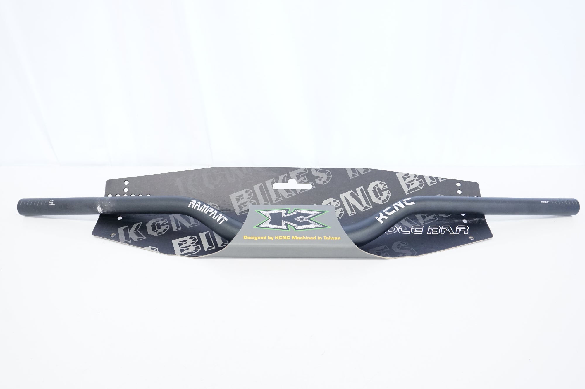 KCNC 「ケーシーエヌシー」 RAMPANT φ31.8 710mm ハンドル