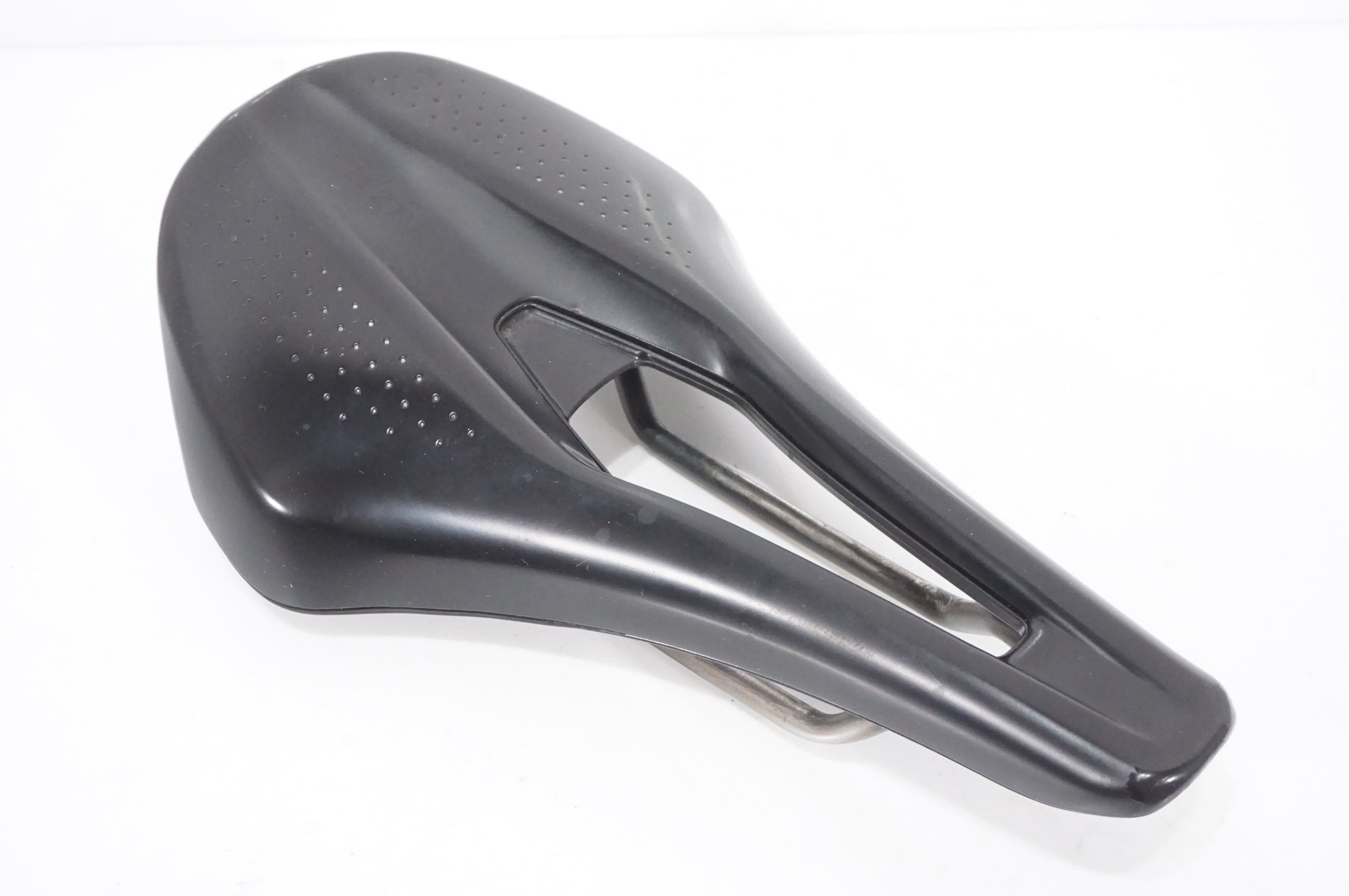 FIZIK 「フィジーク」 ARGO TEMPO R3 KIUM 150mm サドル / AKIBA店