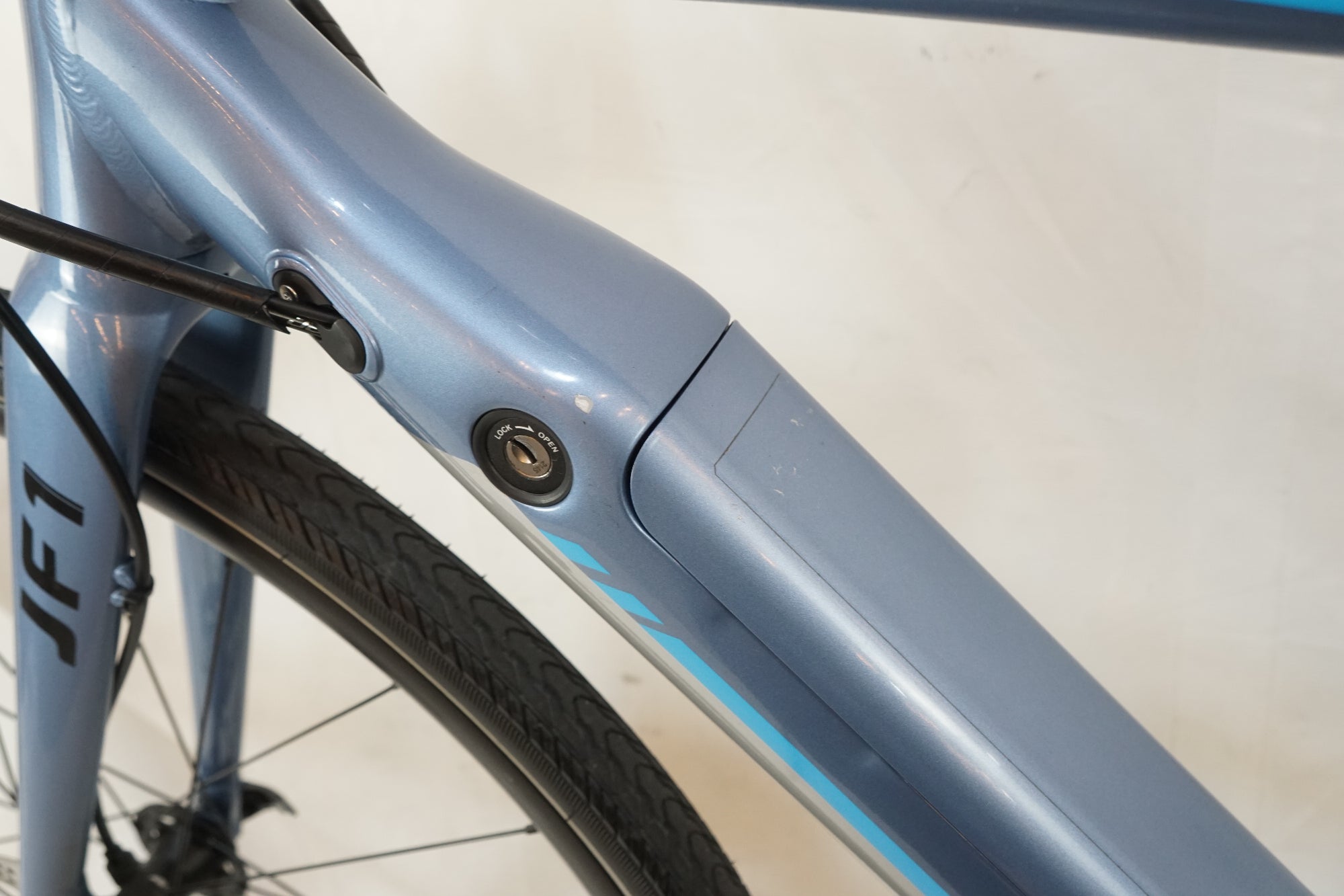 BESV 「ベスビー」 JF1 2022年モデル 電動アシスト自転車 / バイチャリ浦和ベース