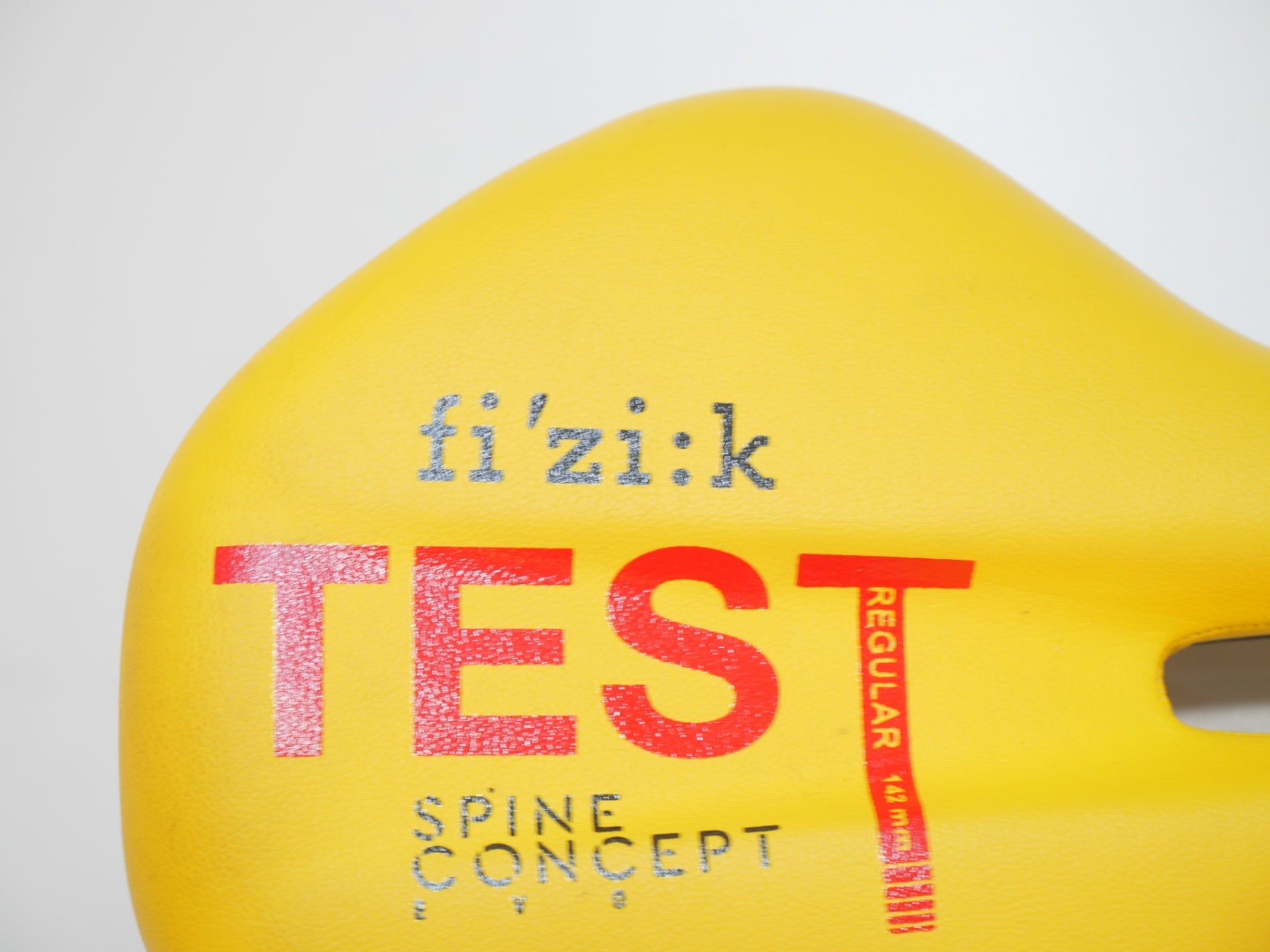 FIZIK 「フィジーク」 ANTARES R3 OPEN サドル / バイチャリ浦和ベース