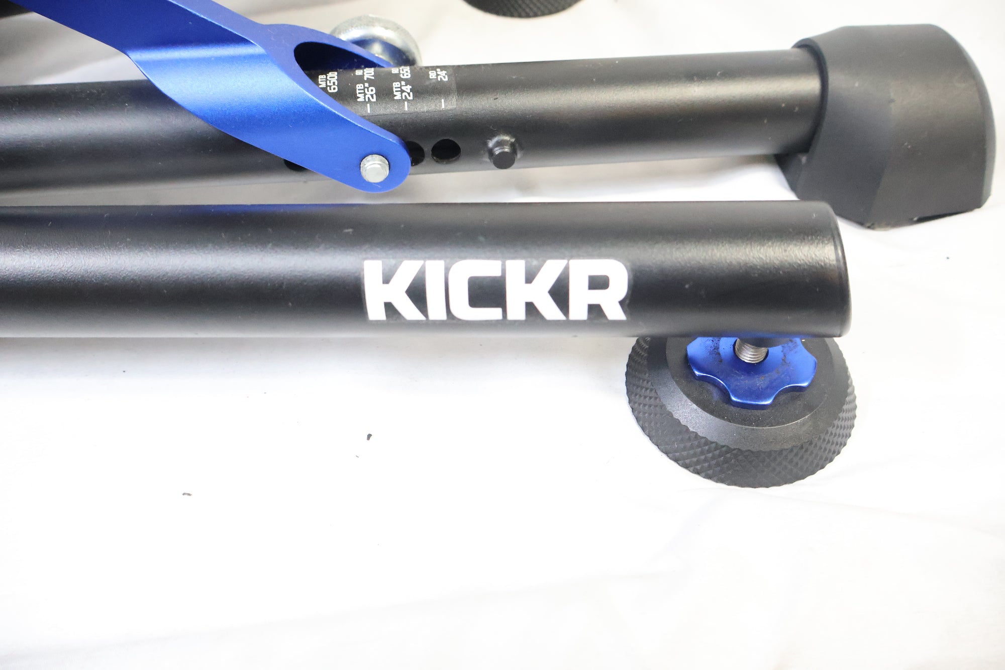 WAHOO 「ワフー」 KICKR V5 サイクルトレーナー / 高知店