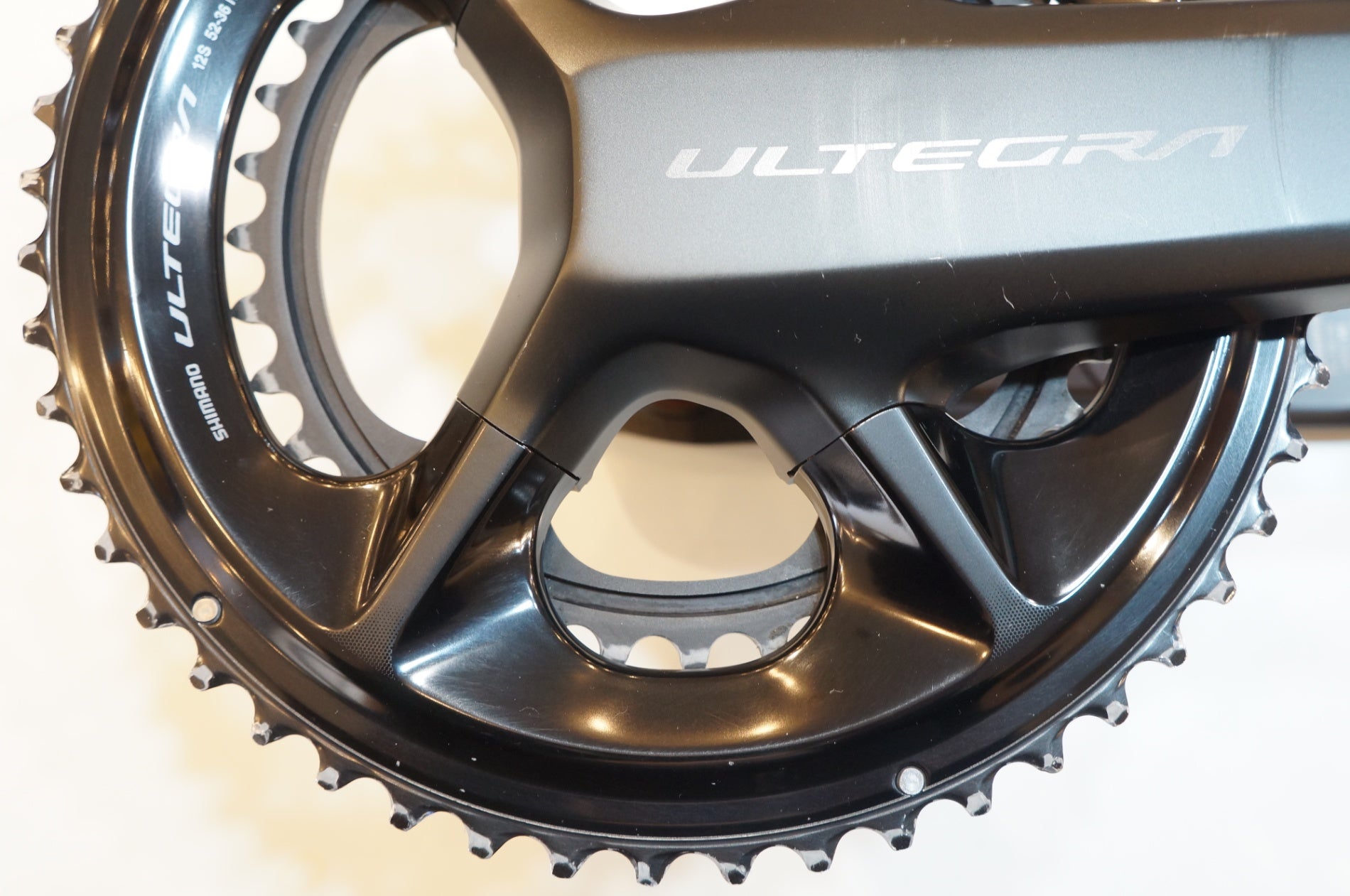 SHIMANO 「シマノ」 ULTEGRA FC-R8100 (4iiii PRECISION 3+ 片側パワー
