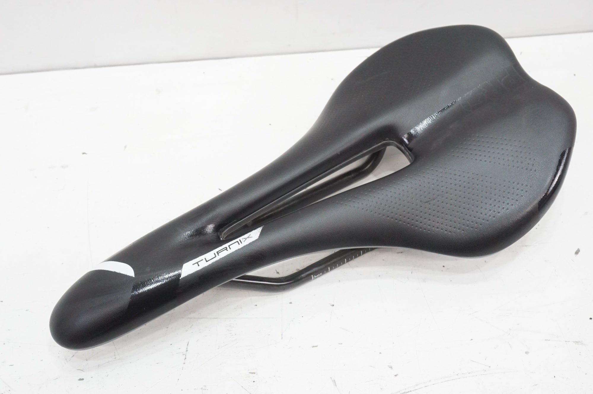 SHIMANO 「シマノ」 PRO TURNIX CARBON 142mm サドル / 大宮店