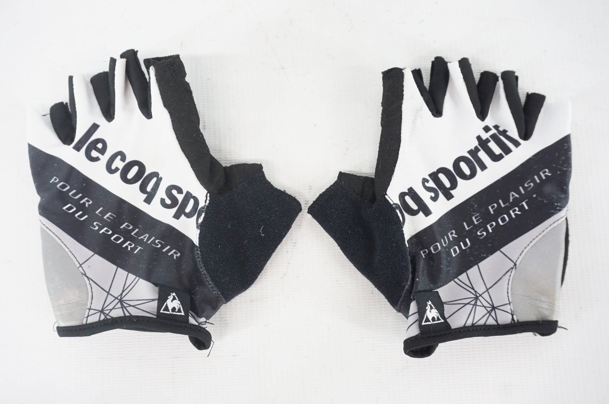 LE COQ SPORTIF 「ルコックスポルティフ」 Mサイズ 指切りグローブ / 阪急塚口店