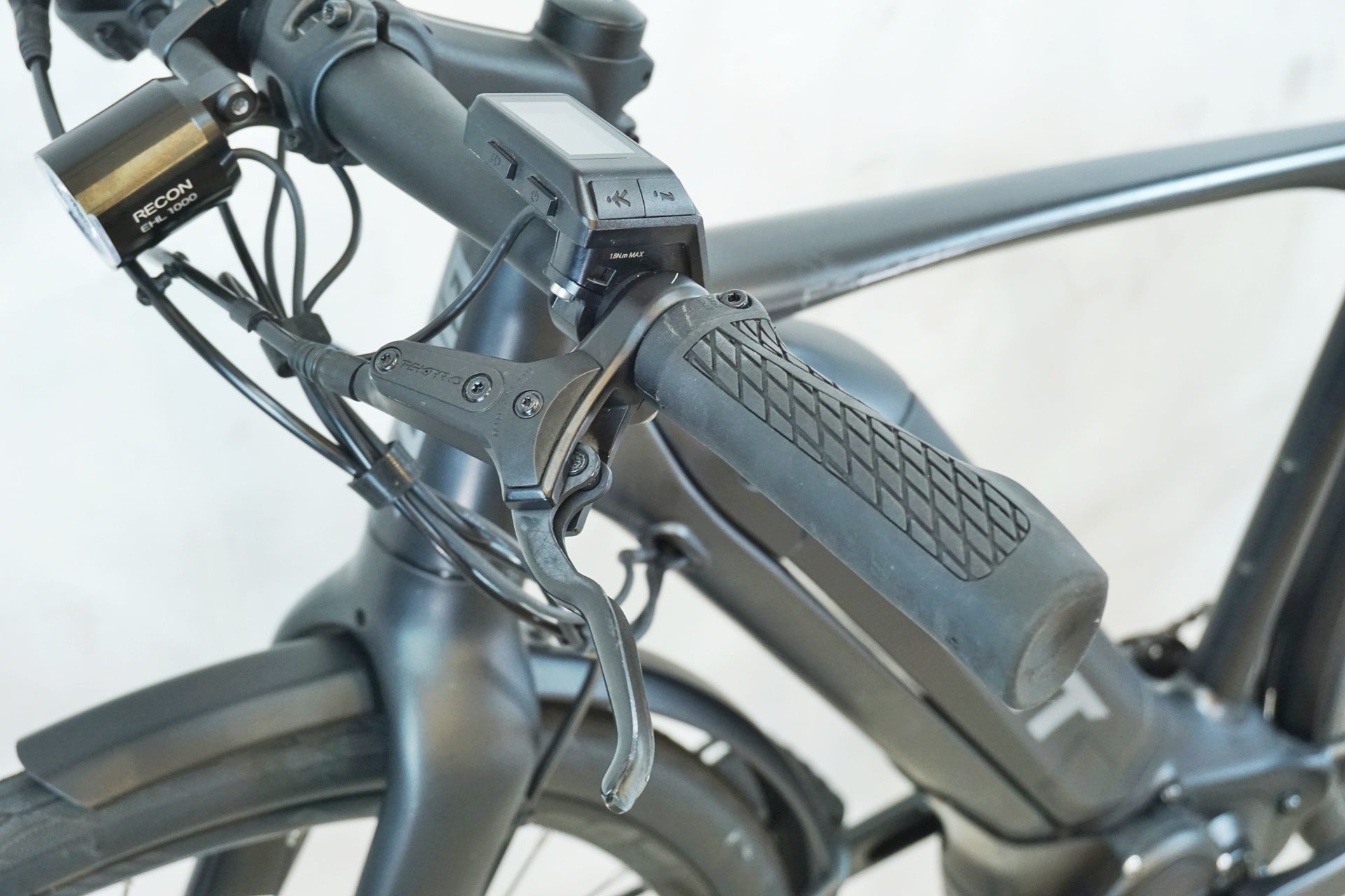GIANT 「ジャイアント」 ESCAPE R E+ 2023年モデル E-BIKE / 有明