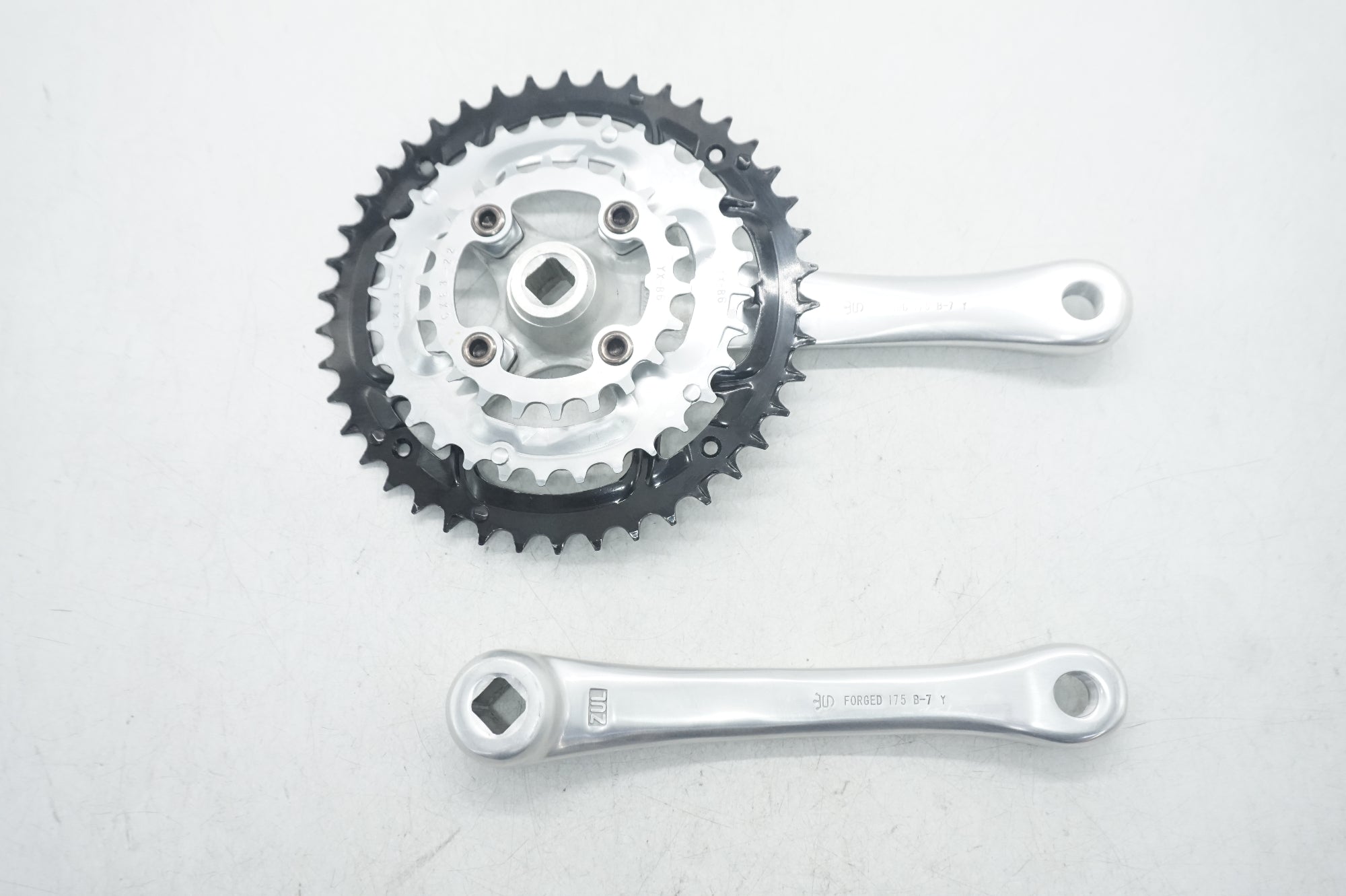 SUGINO 「スギノ」 MX2R 175mm 42/32/22 クランク / 大阪門真店