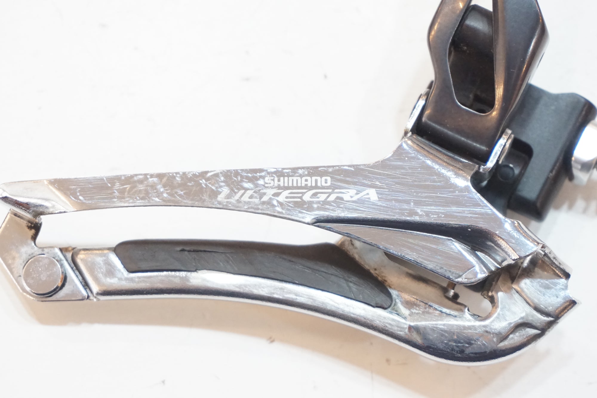 SHIMANO 「シマノ」 ULTEGRA FD-6800 フロントディレイラー / バイチャリ浦和ベース