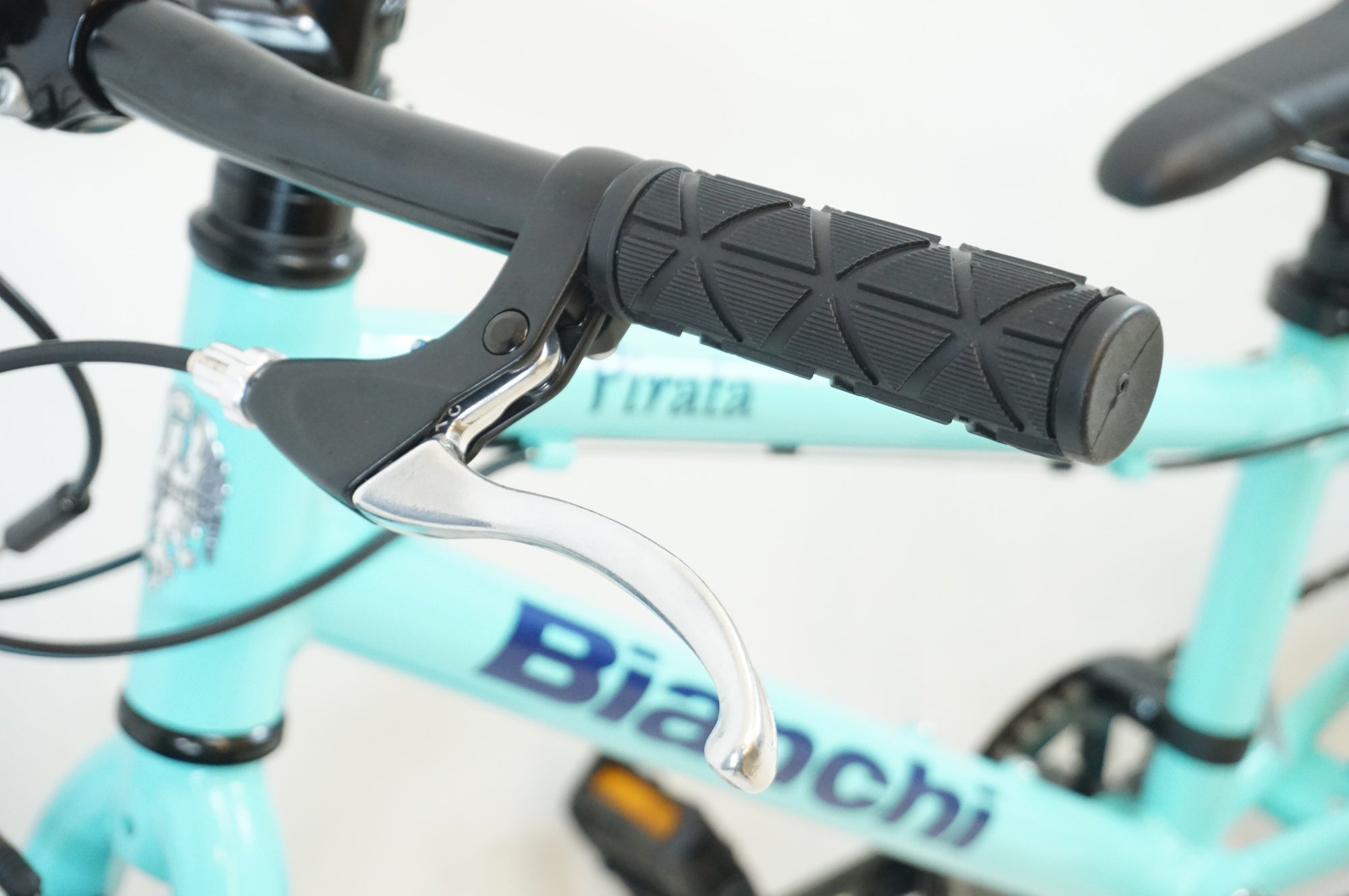 BIANCHI 「ビアンキ」 PIRATA 20 2022年モデル 20インチ キッズバイク / 有明ガーデン店 ｜ バイチャリ公式オンラインショップ  【スポーツ自転車買取販売専門店】