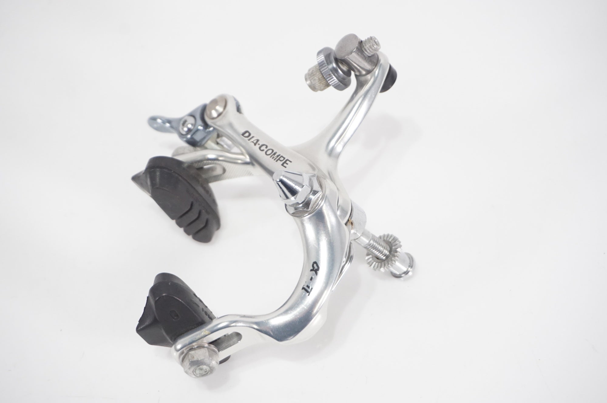 DIA-COMPE キャリパーブレーキセット 未使用　２７インチ対応品。　　新品 DIA-COMPE-Front-Track-Brake-