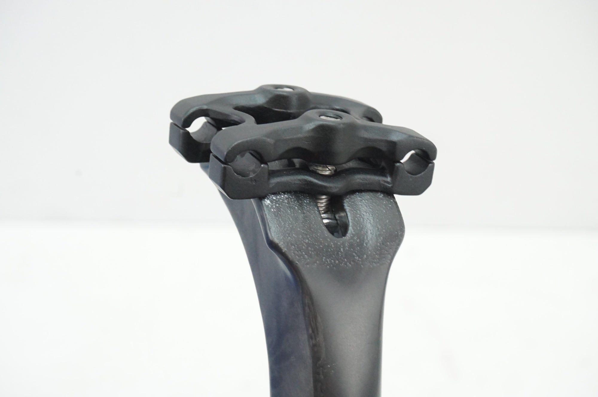 TNI 「ティーエヌアイ」 LW168 φ27.2 400mm シートポスト / 大宮店