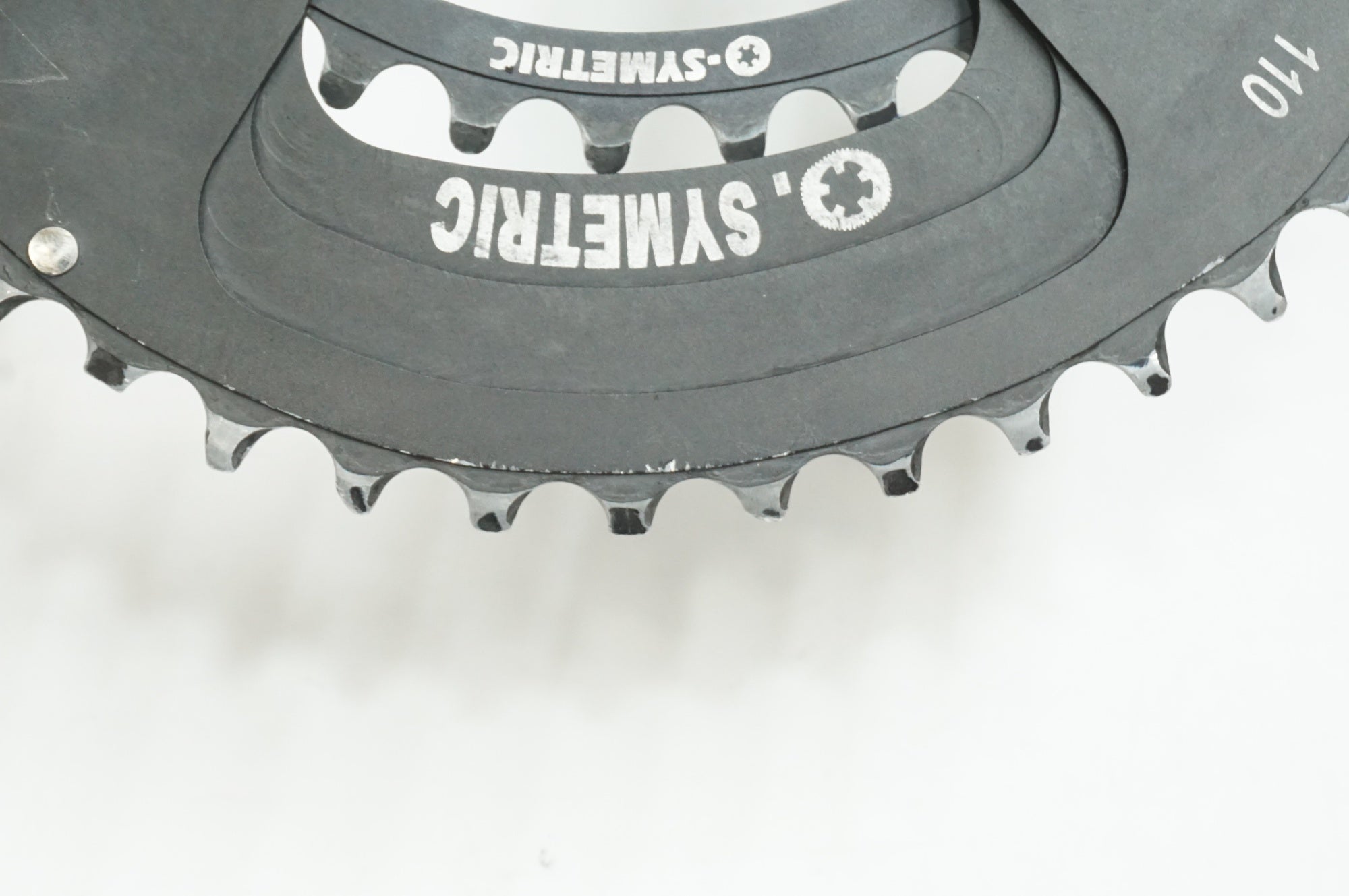 O,SYMETRIC 「オーシンメトリック」 52-36T シマノ4H チェーンリング / 大宮店