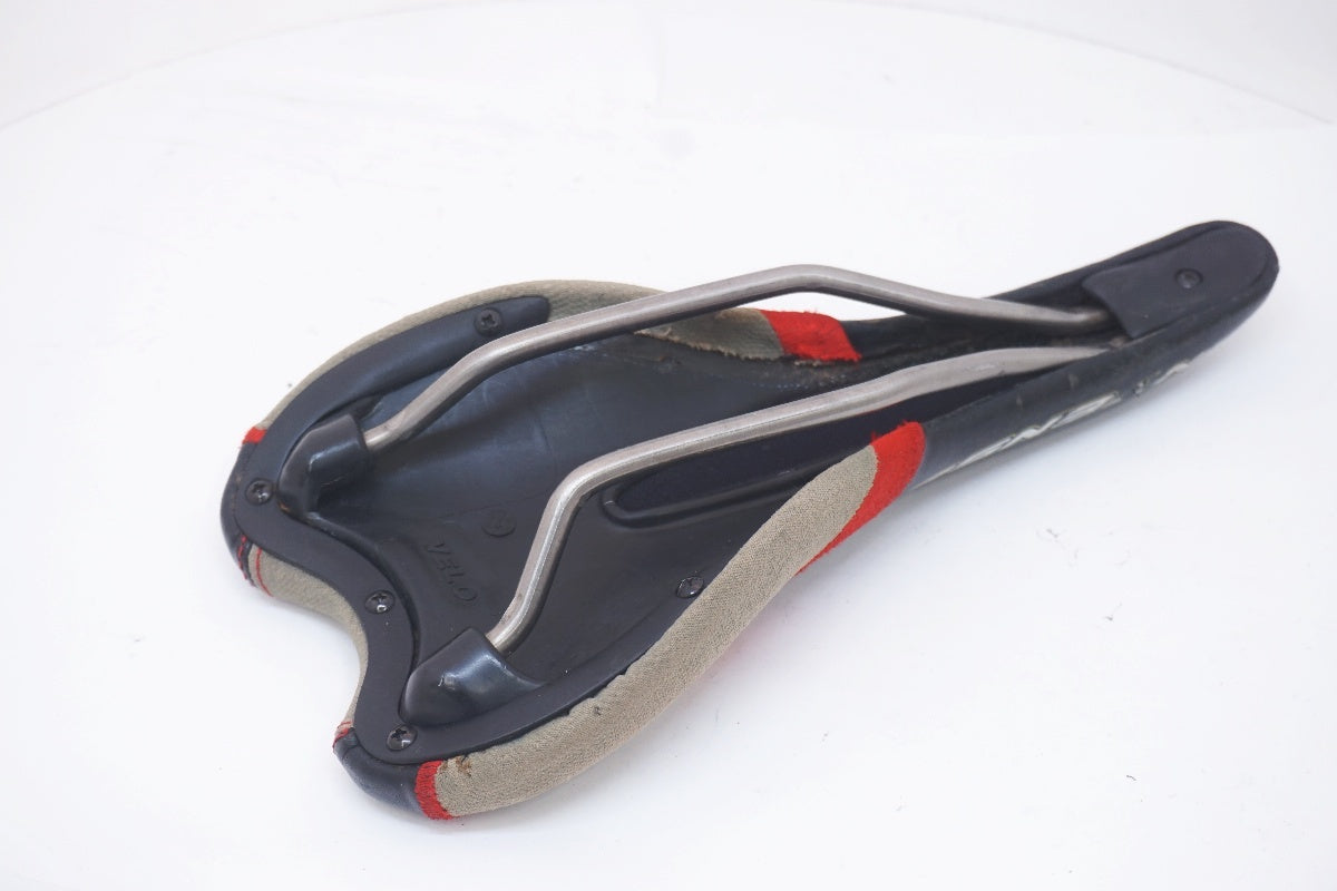 VELO 「ベロ」 INTENSE サドル / 大阪美原北インター店