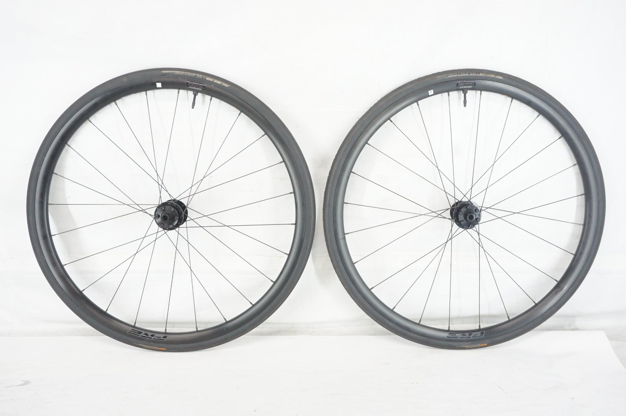 GIANT P-R2 Disc　ディスクホイール　シマノHGフリー　PR2 GIANT 「ジャイアント」 P-R2 DISC シマノ11速 ホイールセット / 阪急