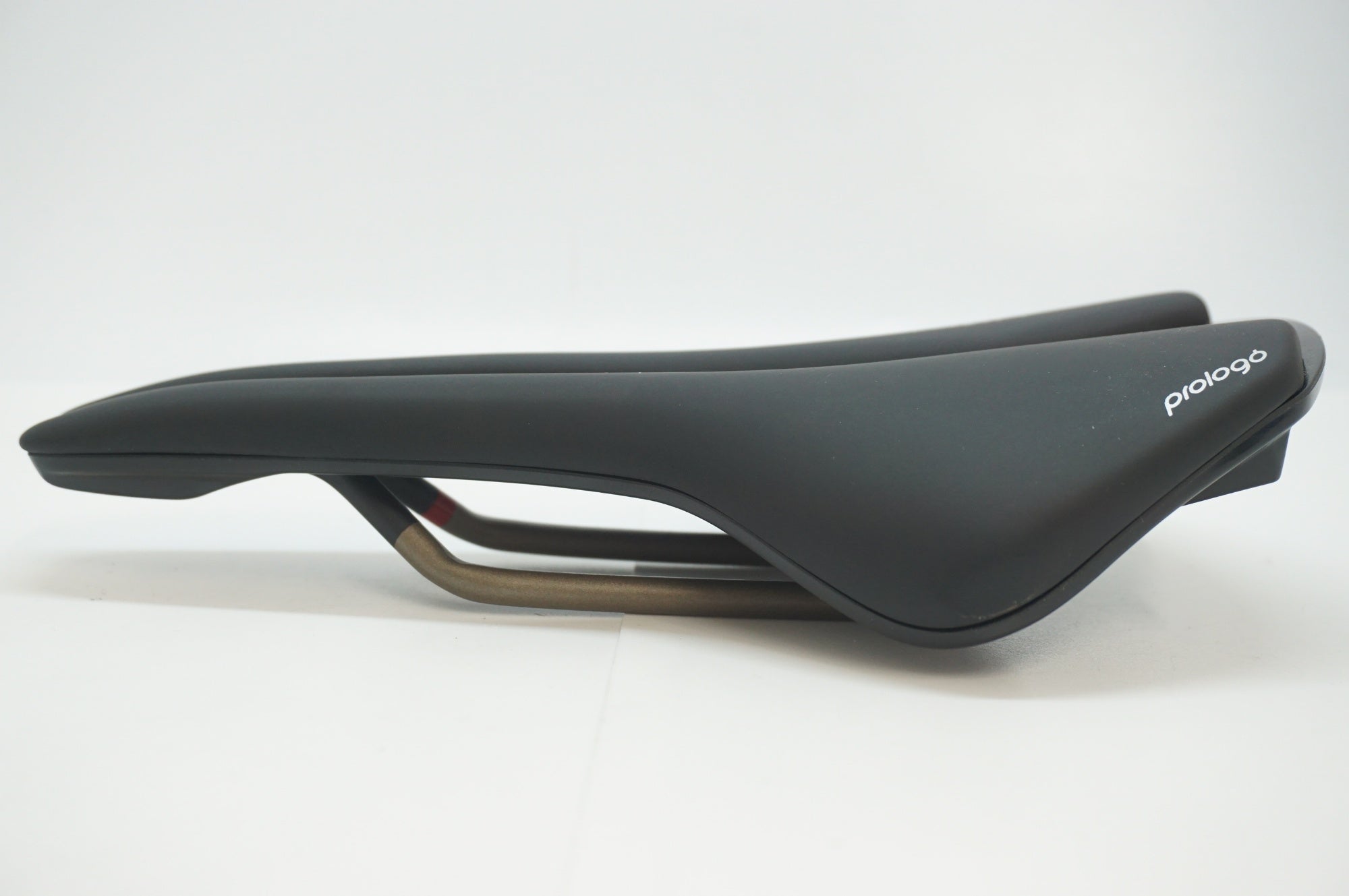 PROLOGO 「プロロゴ」 NAGO R4 サドル / 福岡店