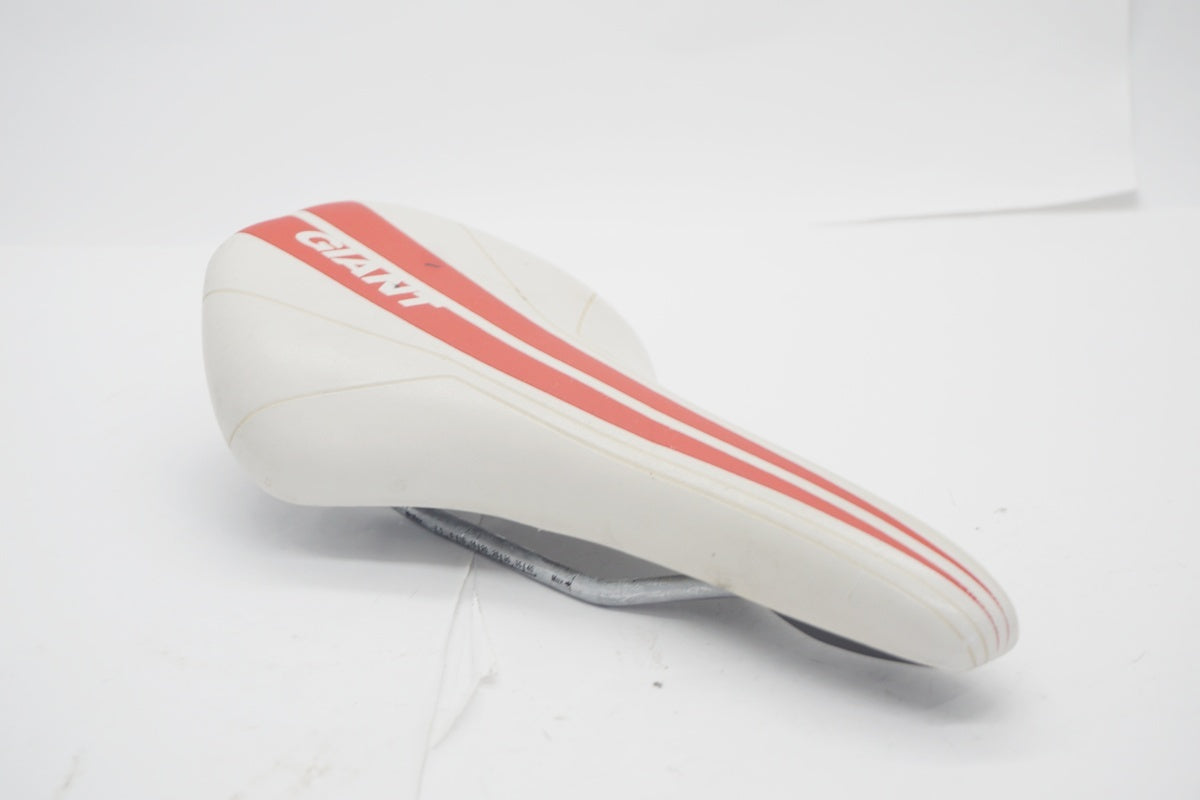 GIANT「ジャイアント」 VL-1184 サドル/ 京都八幡店