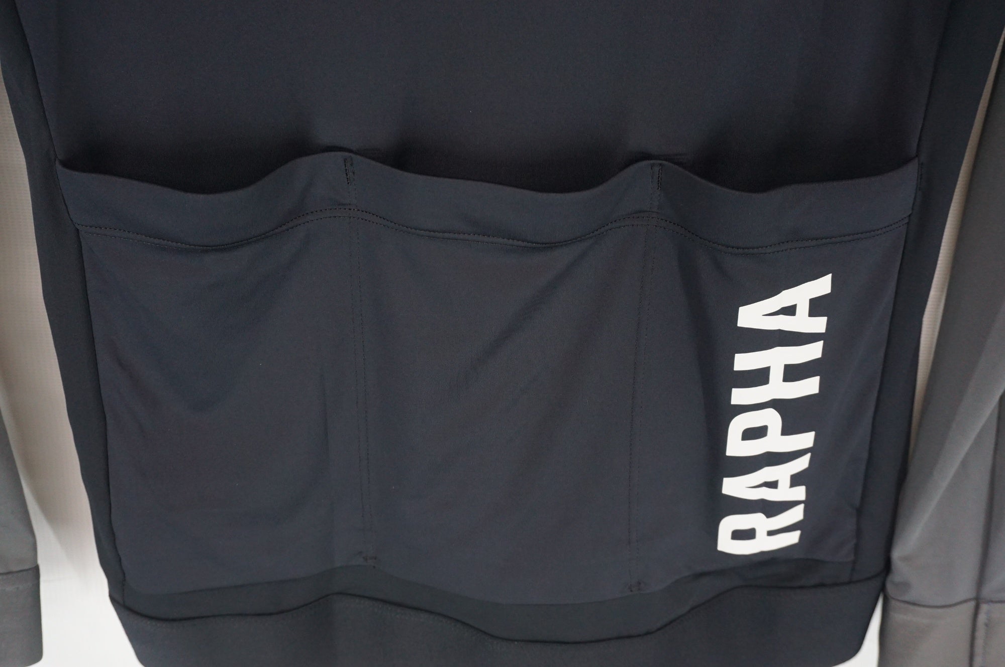 RAPHA 「ラファ」 PRO TEAM LONG SLEEVE TRAINING JERSEY Sサイズ ジャージ / 阪急塚口店