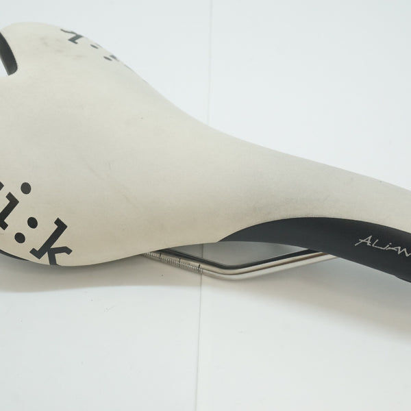 FIZIK 「フィジーク」 ALIANTE サドル / 福岡店 ｜ バイチャリ公式