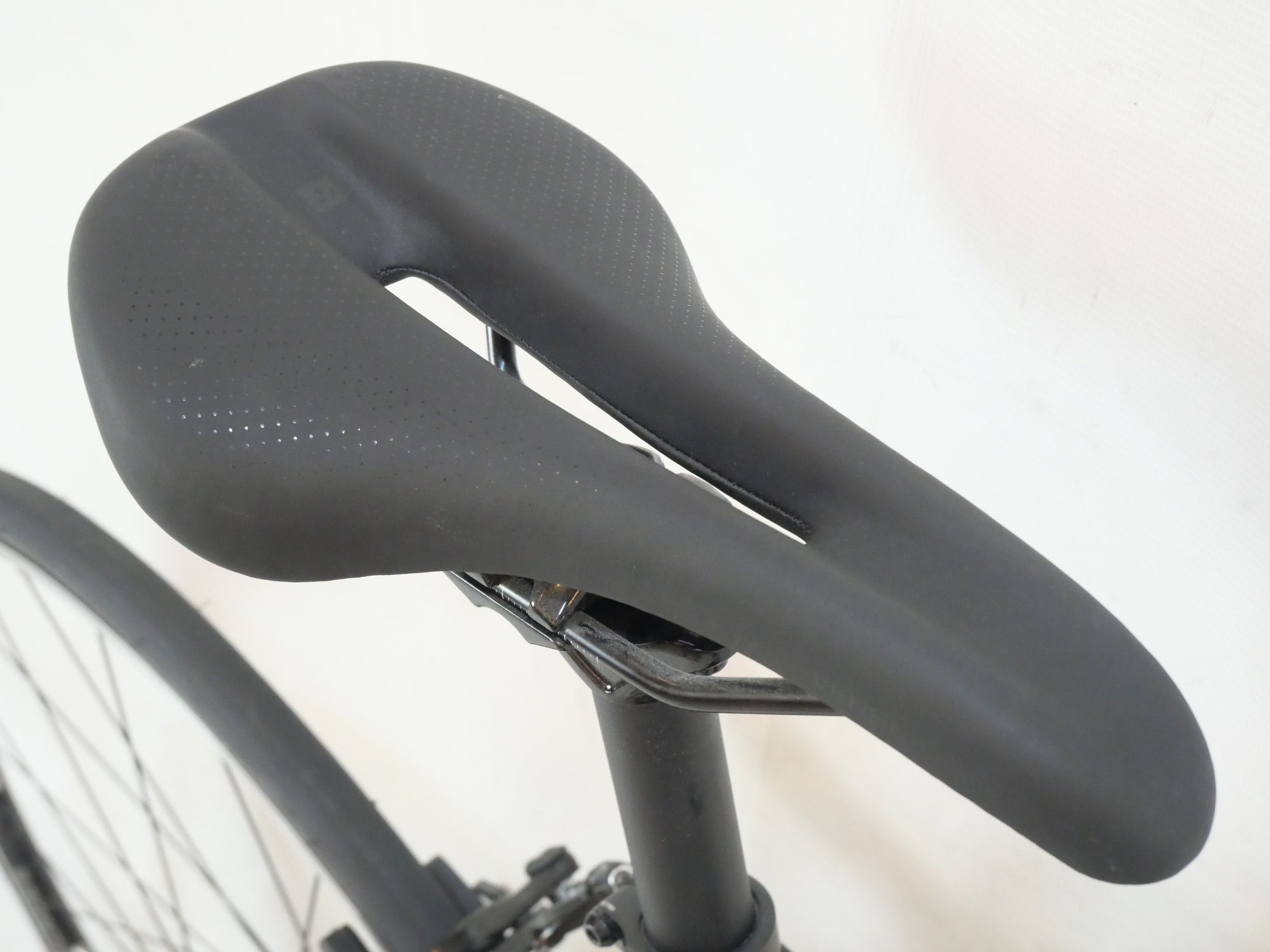 TREK 「トレック」 DOMANE AL2 2022年モデル ロードバイク / 名古屋大須店