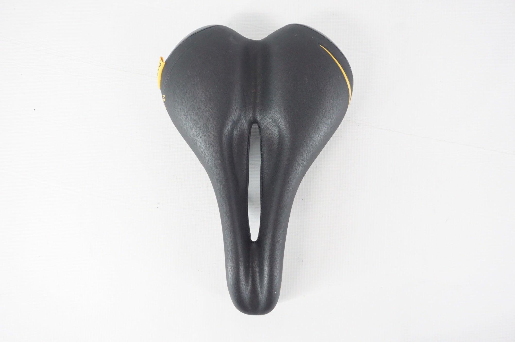 VELO 「ベロ」 サドル / 阪急塚口店