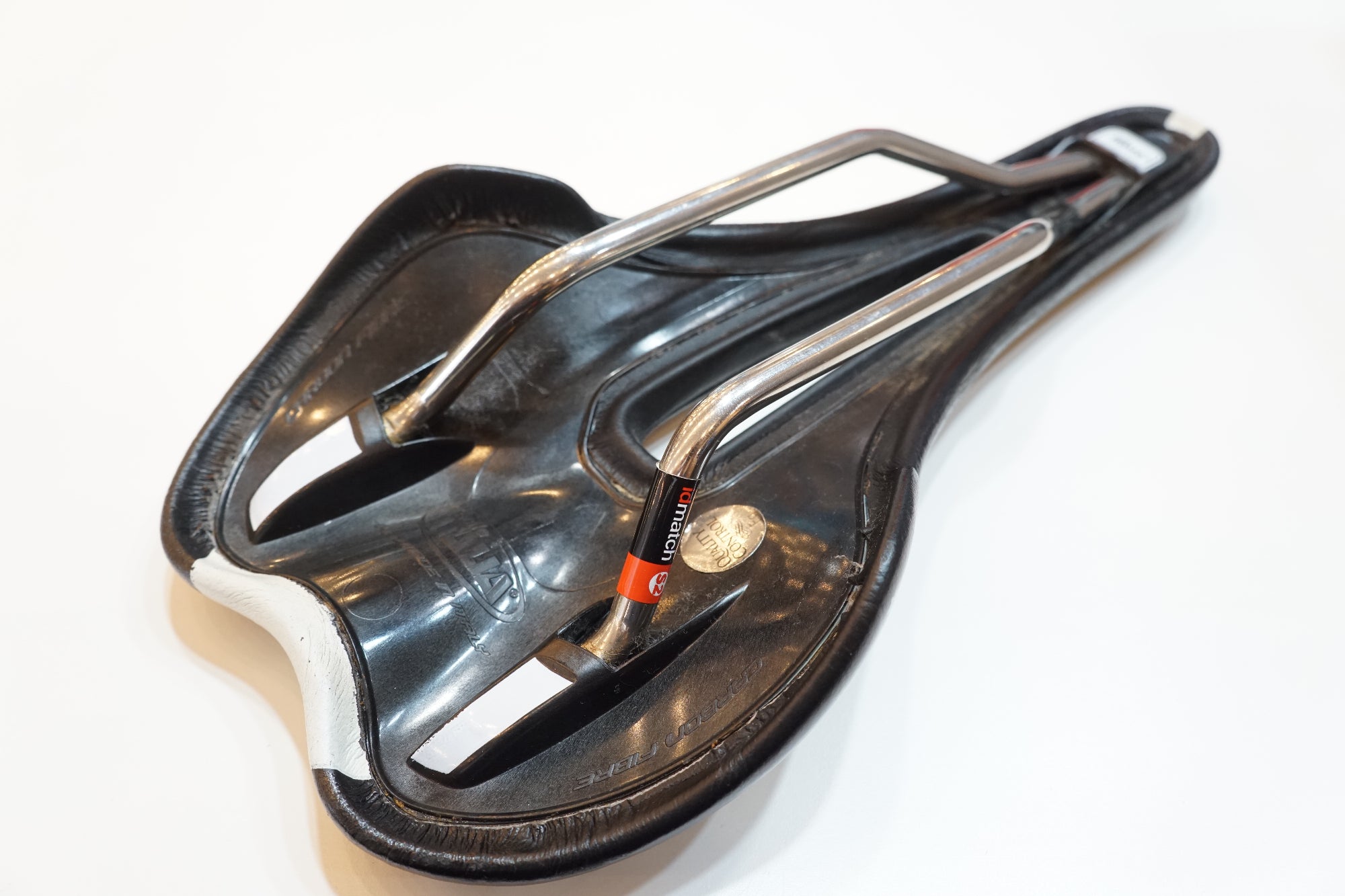 SELLE ITALIA 「セラ イタリア」 SLR TEAM EDITION サドル / バイチャリ浦和ベース