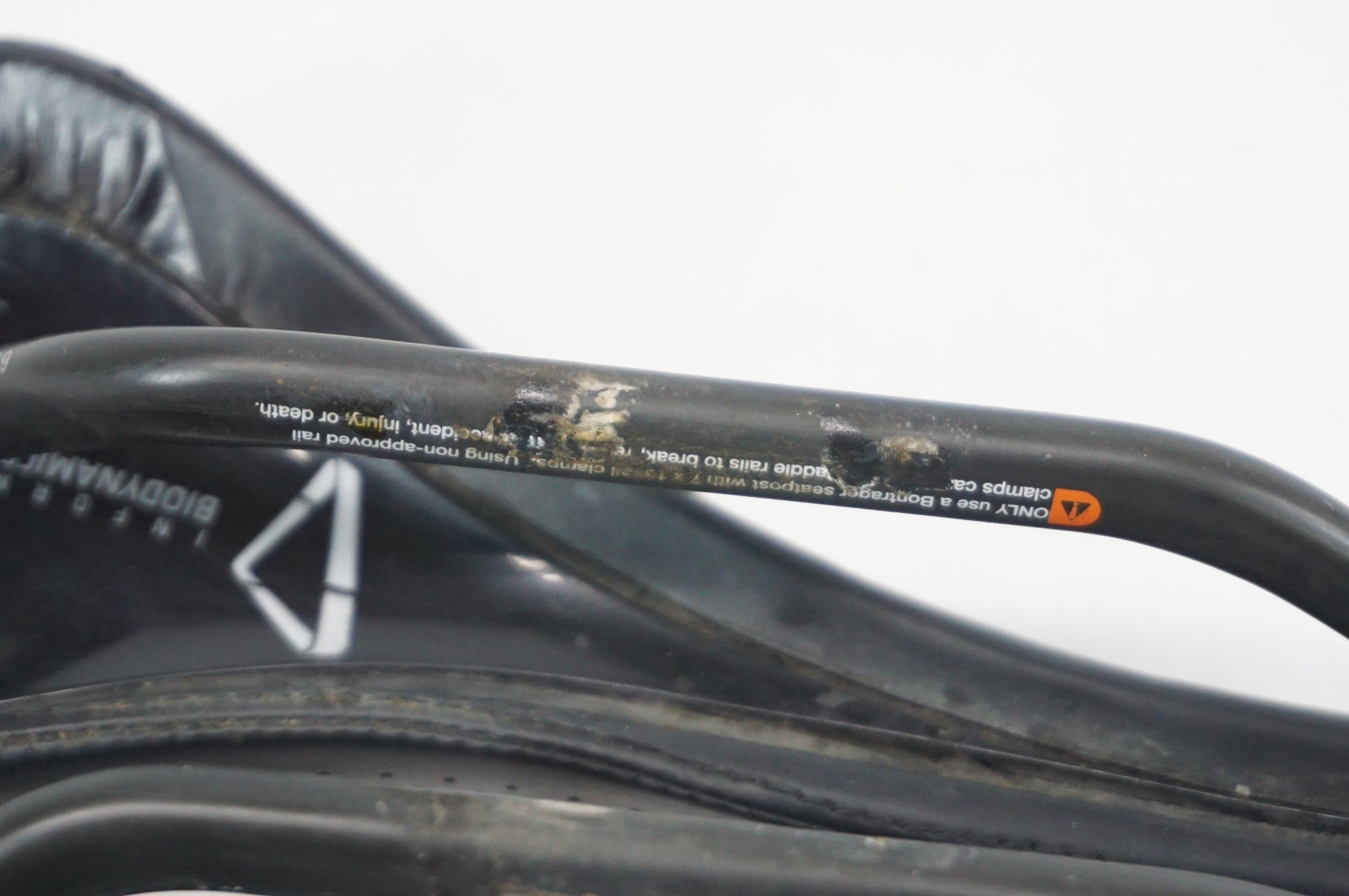 BONTRAGER 「ボントレガー」 AJNA PRO サドル / 阪急塚口店