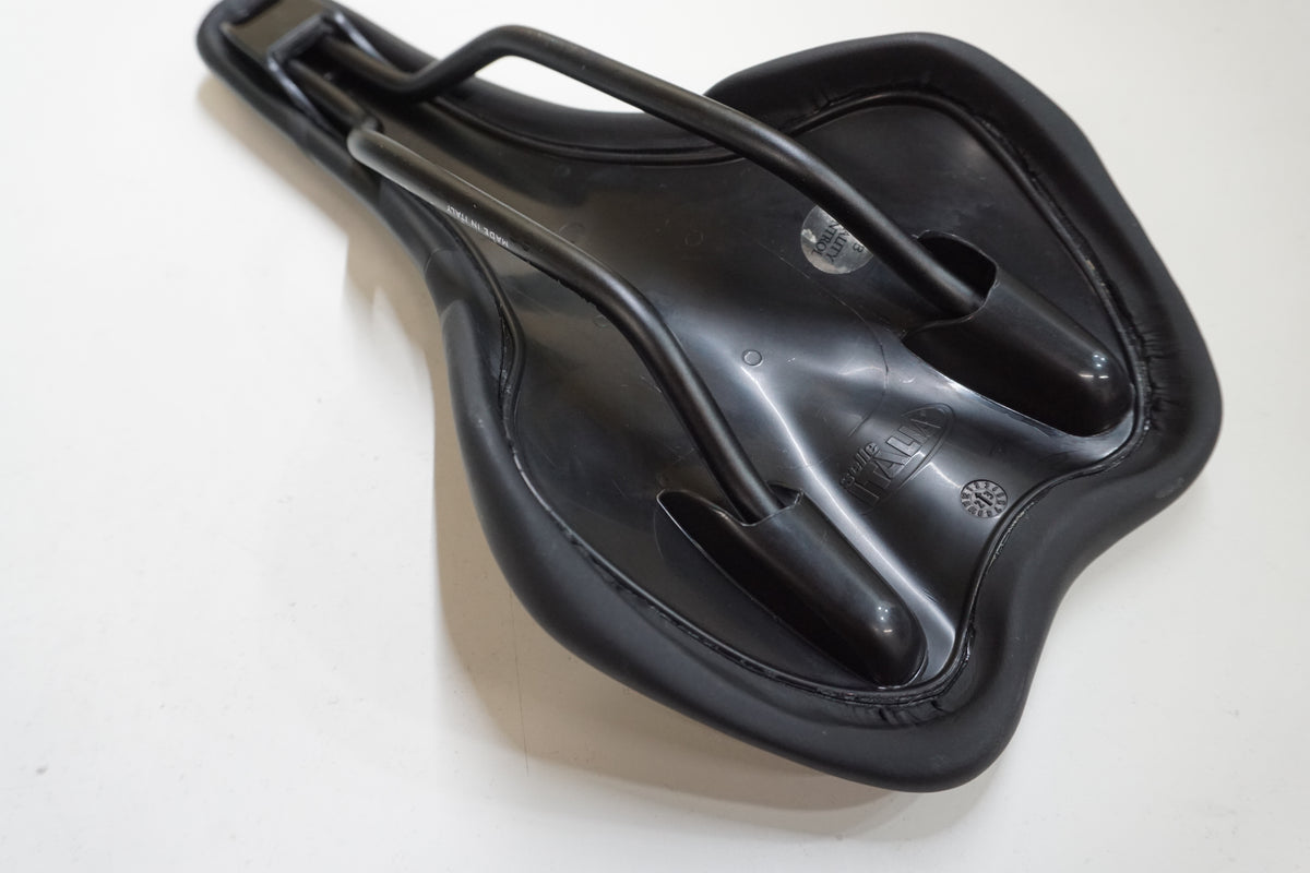SELLE ITALIA 「セラ イタリア」 X3 サドル / 大宮店