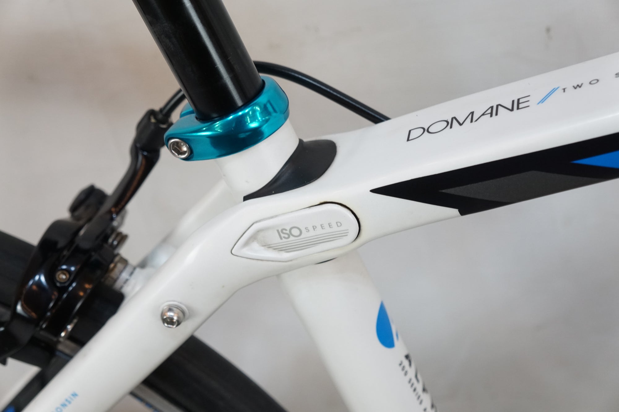 TREK 「トレック」 DOMANE 2.3 2015年モデル ロードバイク