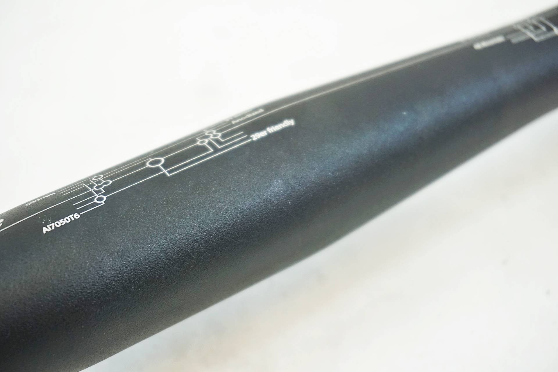 MSC 「エムエスシー」 フラットバー Φ31.8mm 680mm ハンドル / 有明ガーデン店