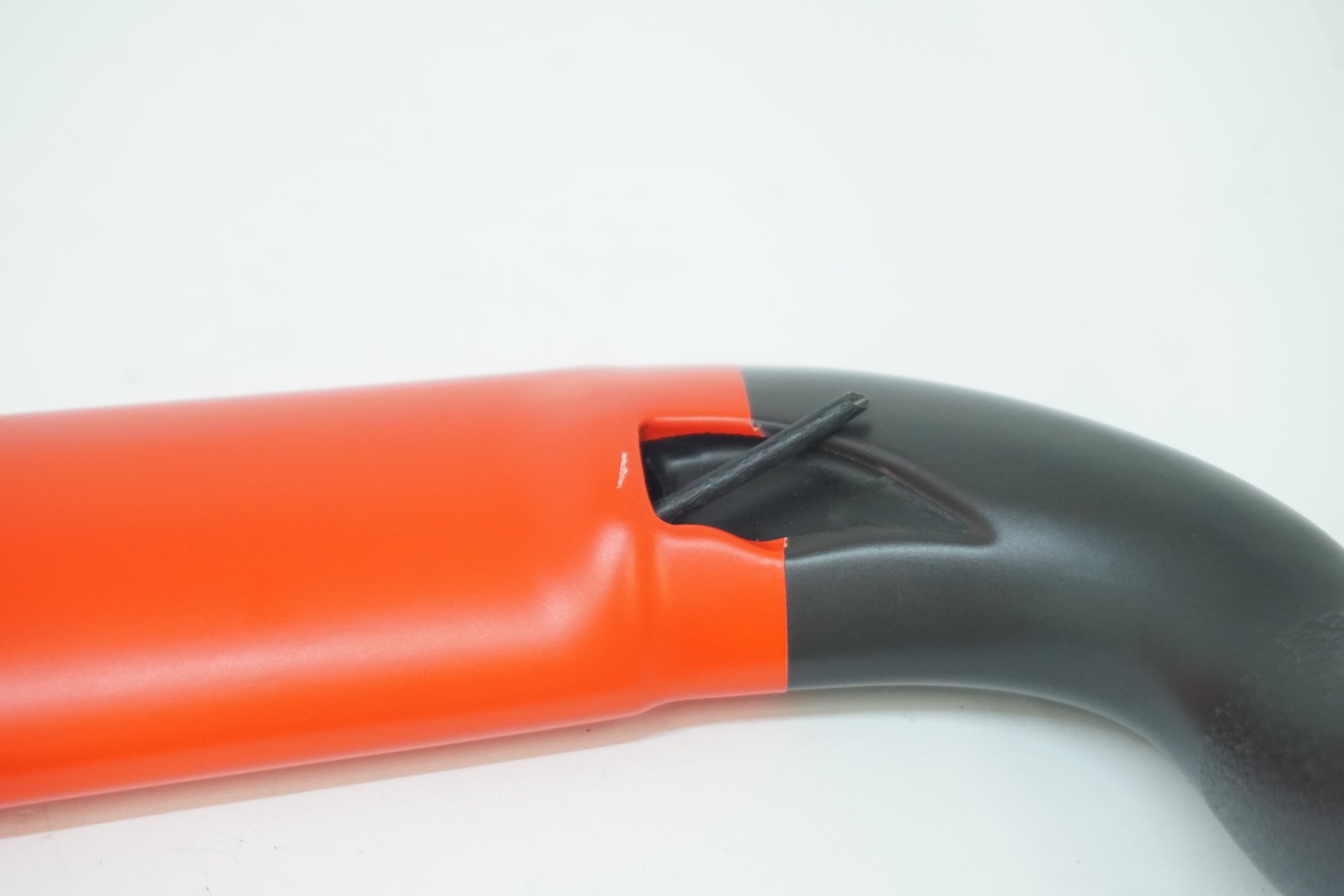 BMC 「ビーエムシー」 ICS CARBON AERO 360mm コックピットシステム ハンドル / 大阪美原北インター店