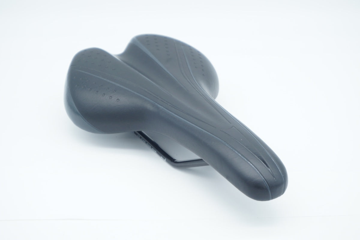 VELO 「ベロ」 サドル / 滋賀大津店