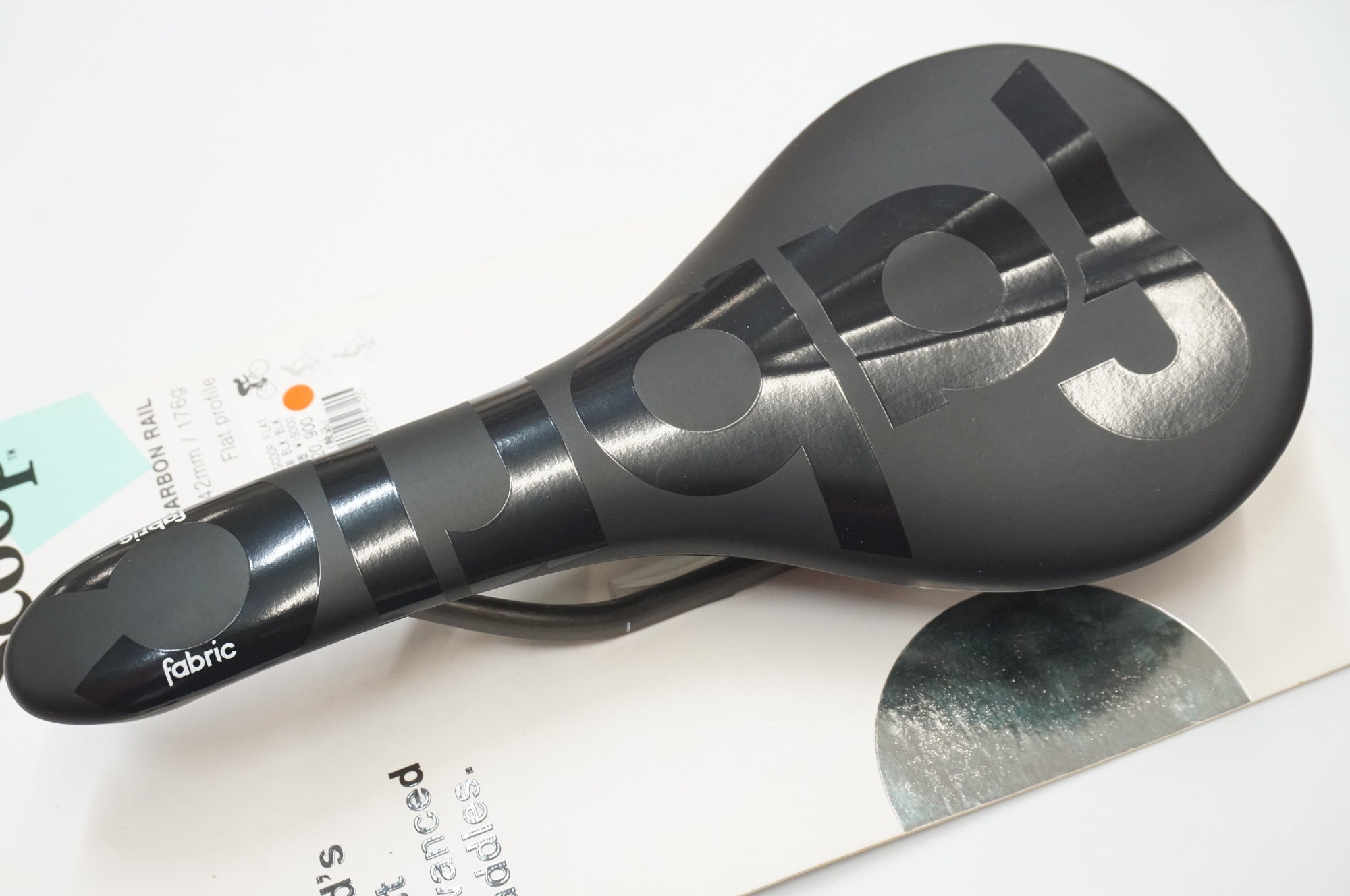 FABRIC 「ファブリック」 SCOOP PRO TEAM FLAT サドル / 福岡店