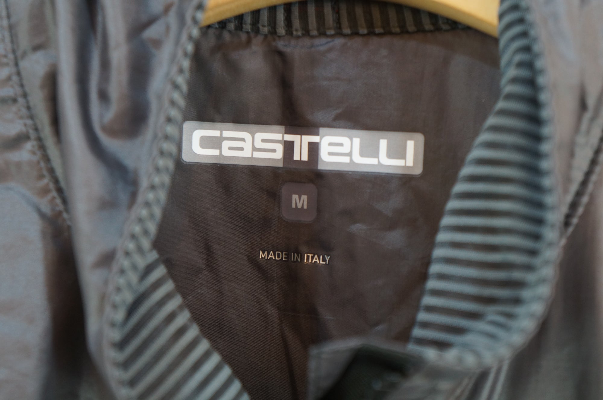 CASTELLI 「カステリ」 ARIA SHELL Mサイズ JACKET / バイチャリ浦和ベース