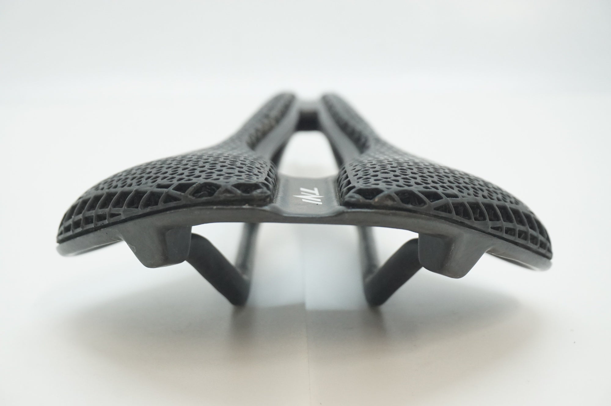 TNI 「ティーエヌアイ」 3D PRINTING サドル / 福岡店