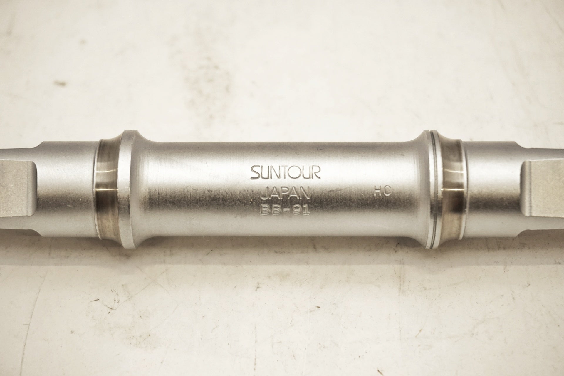 美品SUNTOUR SUPERBE ボトムブラケット　BB レア SUNTOUR 「サンツアー」 SUPERBE PRO BB-SB11-E ボトムブラケット