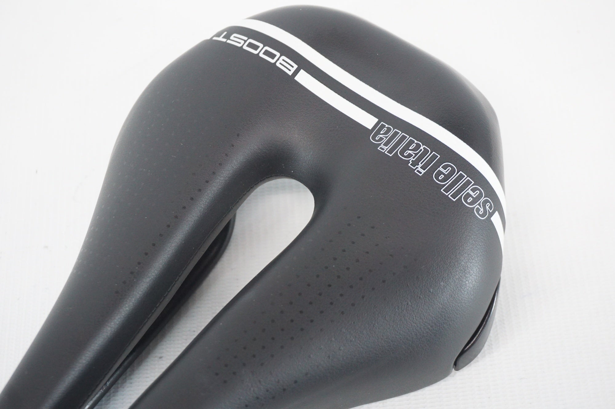 SELLE ITALIA 「セライタリア」 NOVUS BOOST SUPER FLOW サドル / 阪急