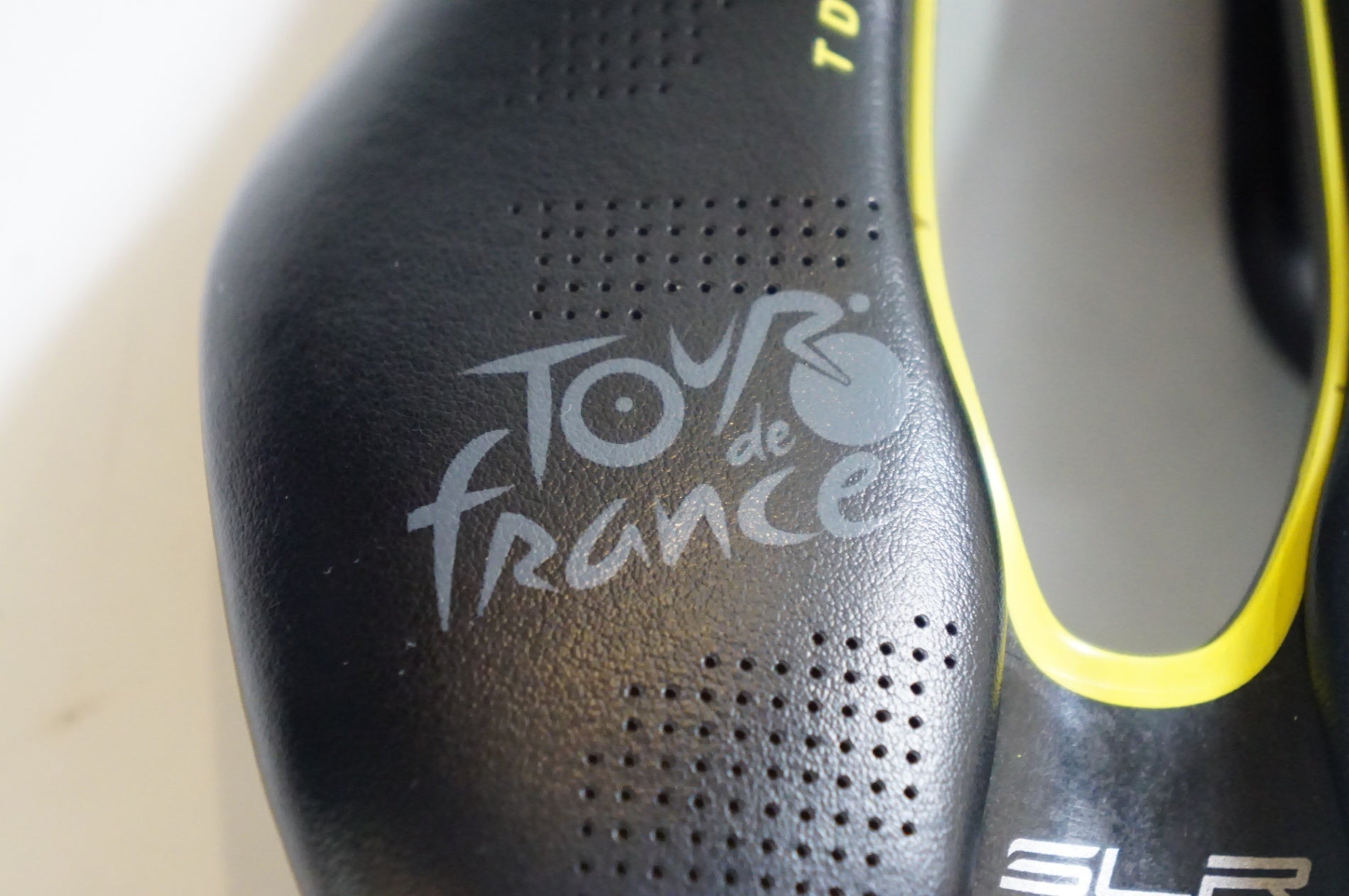 SELLE ITALIA 「セライタリア」 SLR BOOST SUPERFLOW TDF サドル / 熊谷本店