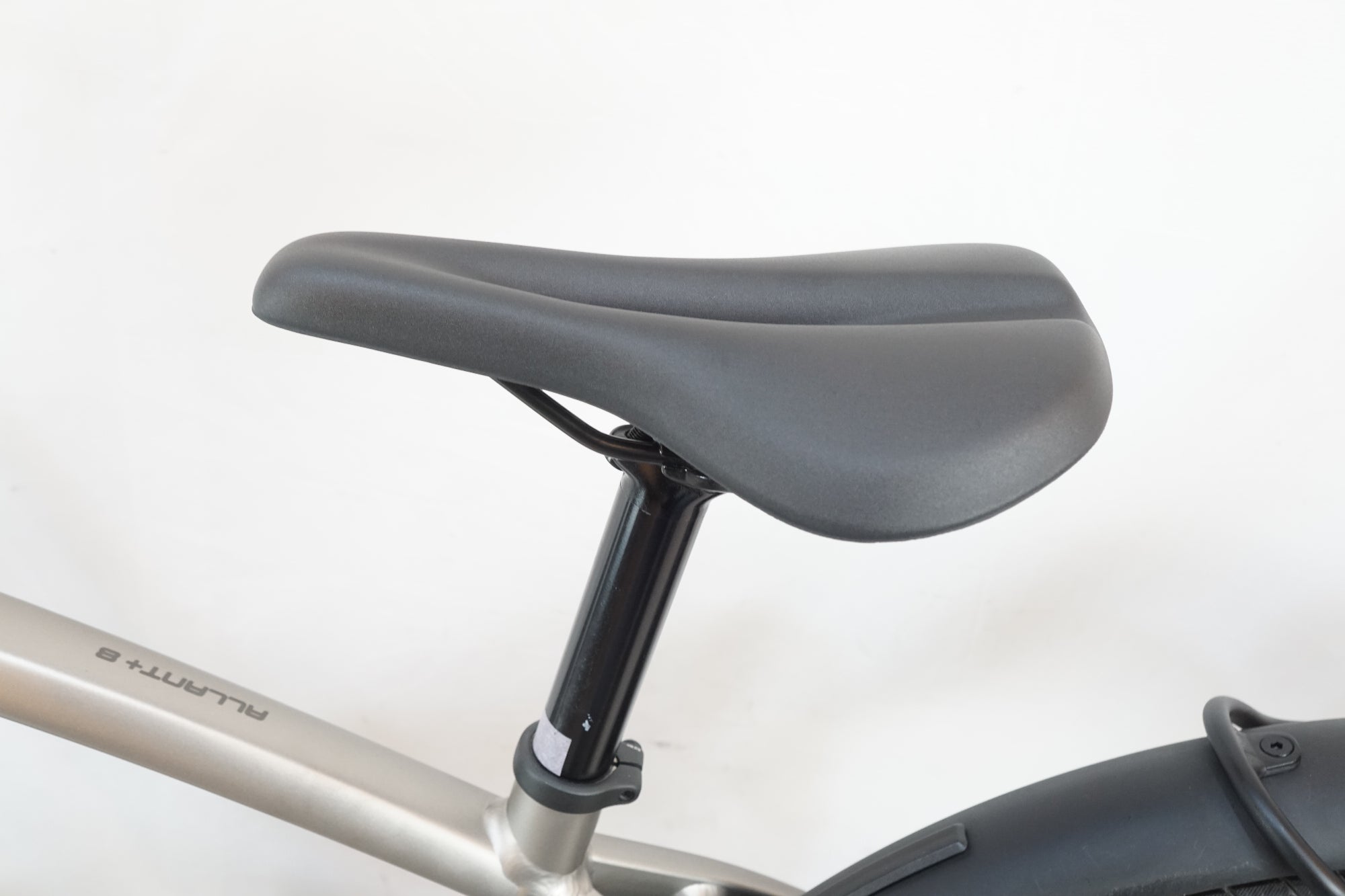 TREK 「トレック」 ALLANT+8 2022年モデル E-BIKE / バイチャリ浦和ベース
