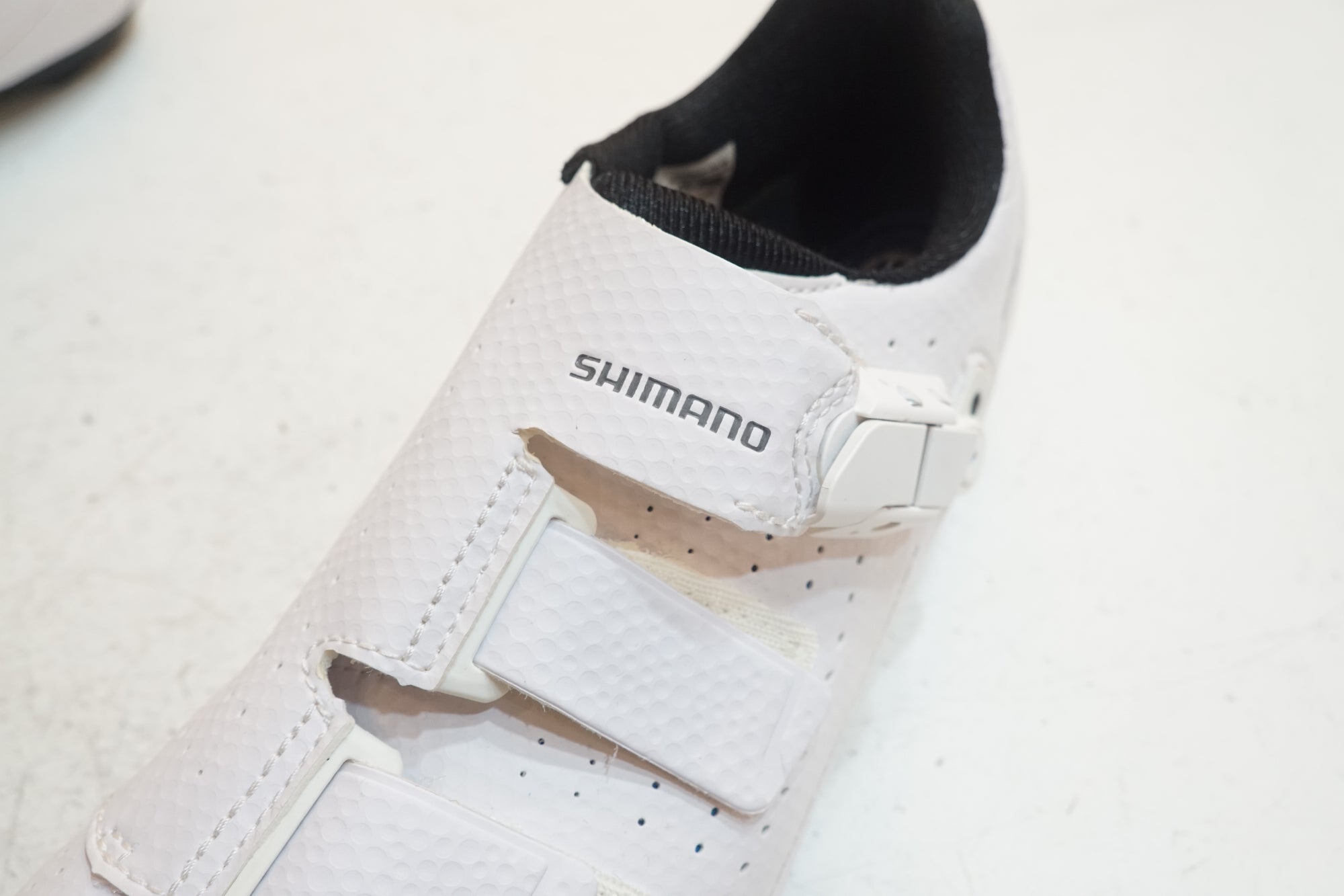 SHIMANO 「シマノ」 SH-RP500-SW 25.8cm シューズ / バイチャリ浦和ベース